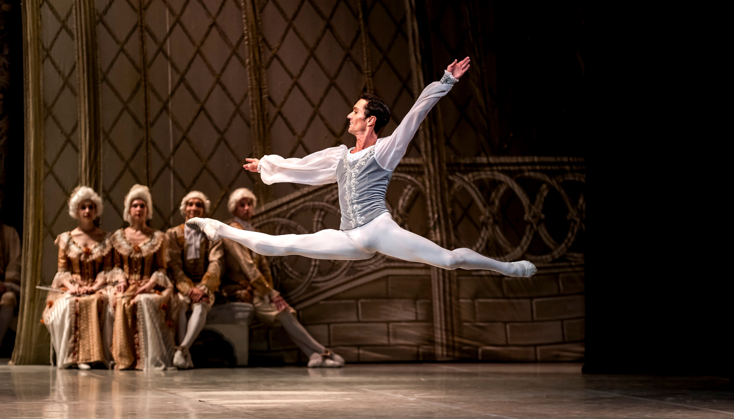 Коппелия. Балет Наталии Касаткиной и Владимира Василёва. Балетный фотограф Москва Майоров Николай