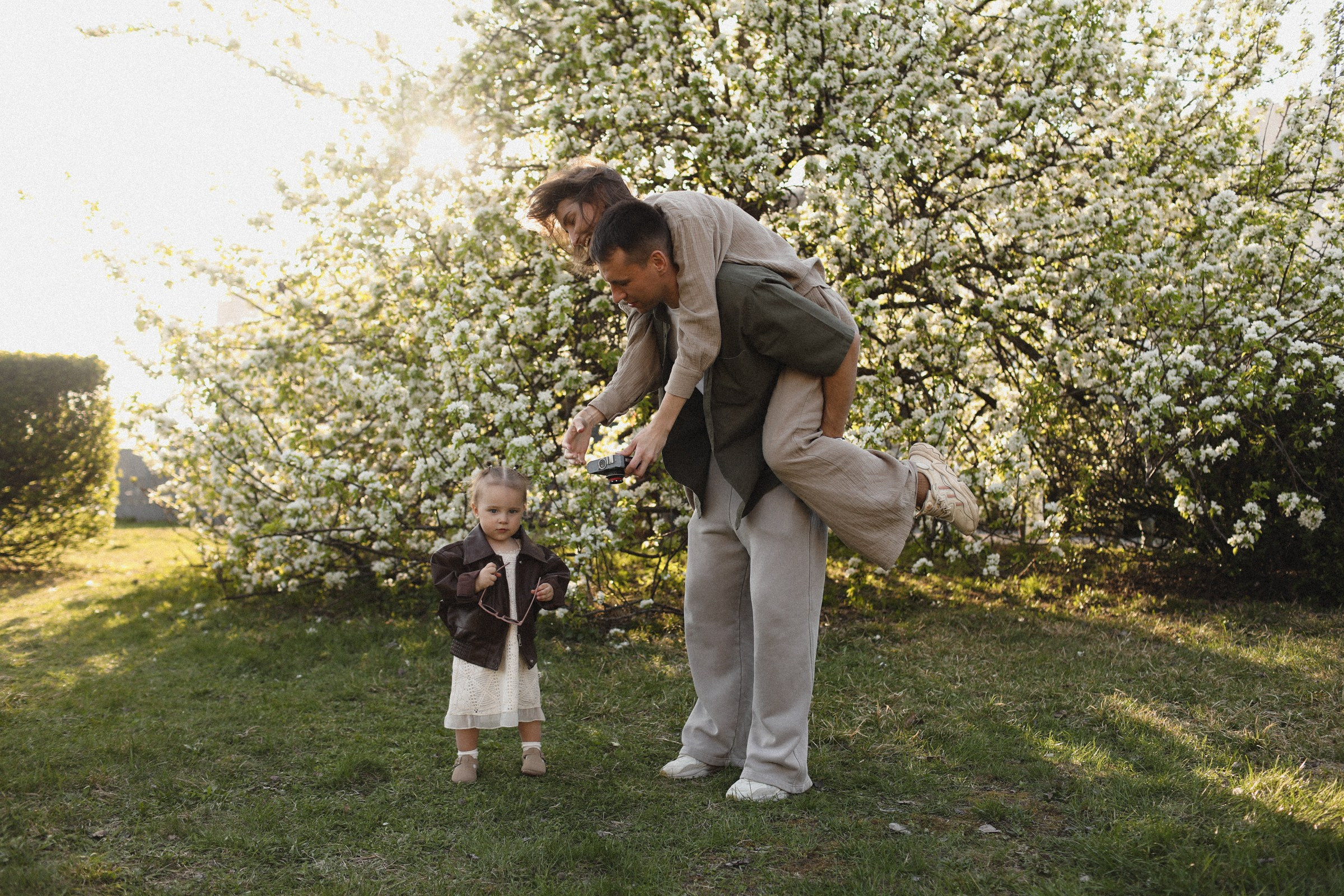 Цветущий апрель. Семейный фотограф в Москве Алевтина Носова