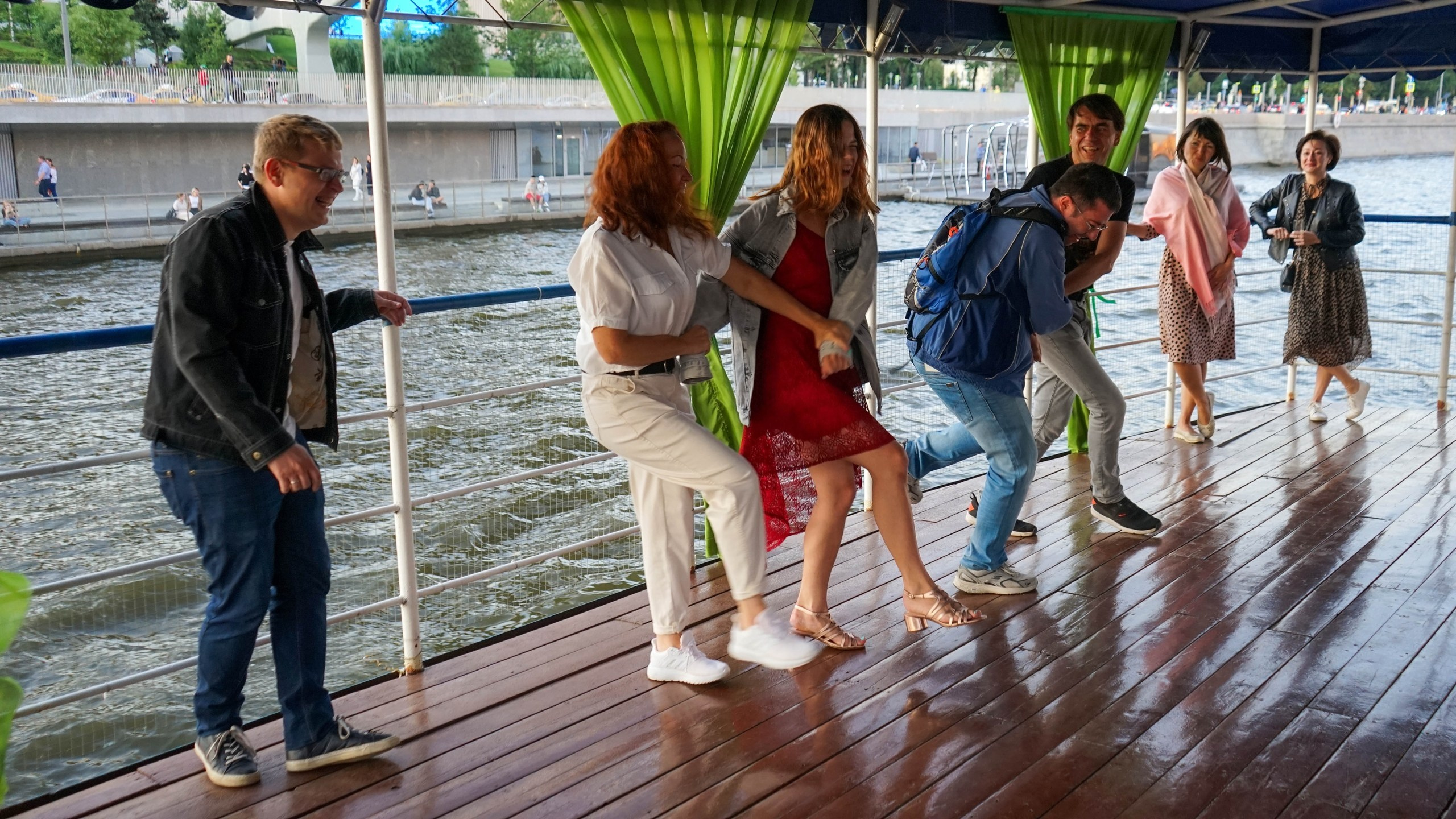 Танцы на воде | 24.07.21. Галерея Фантим