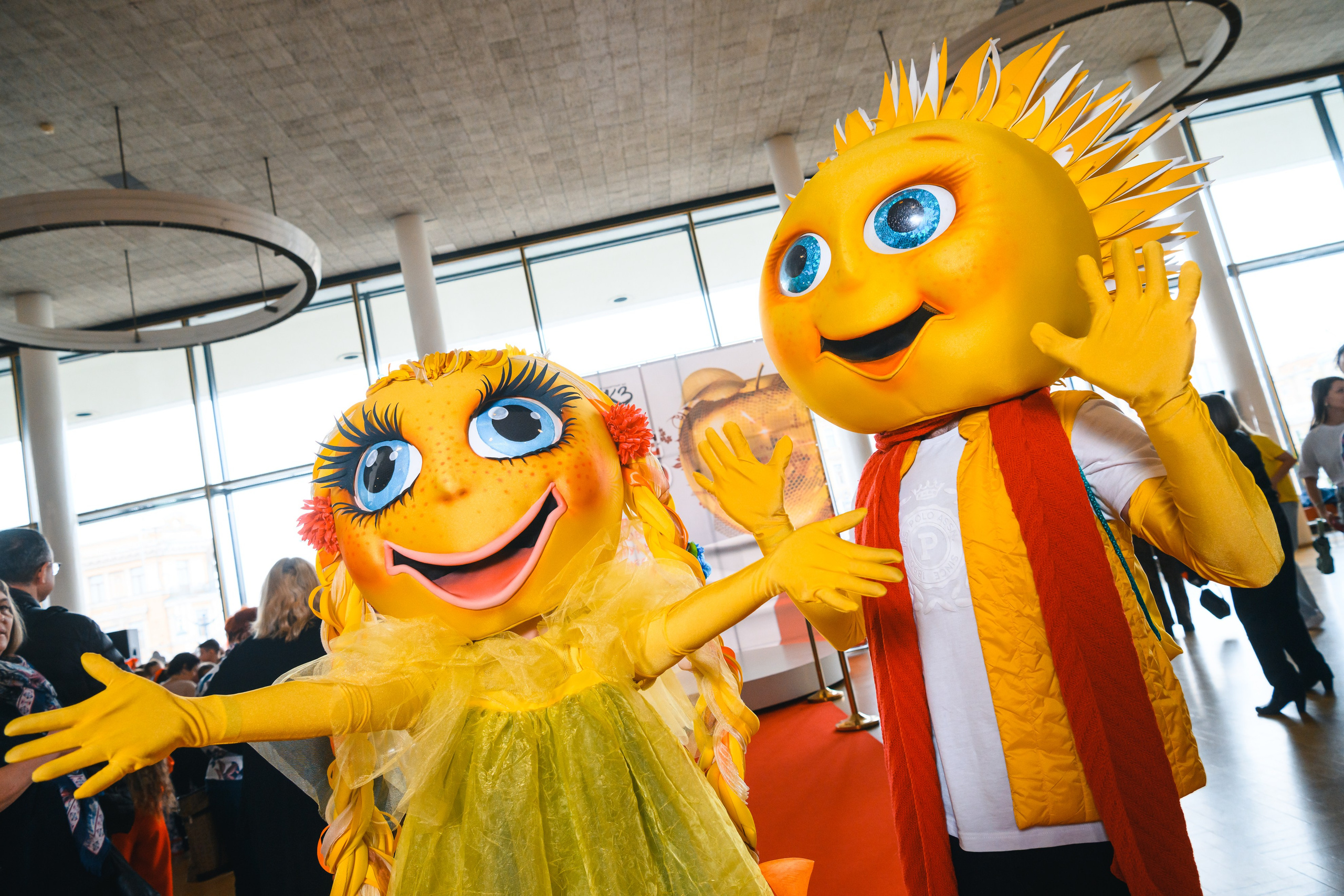 23 апреля, красная дорожка, БКЗ Октябрьский, г. Санкт-Петербург. Золотое яблочко