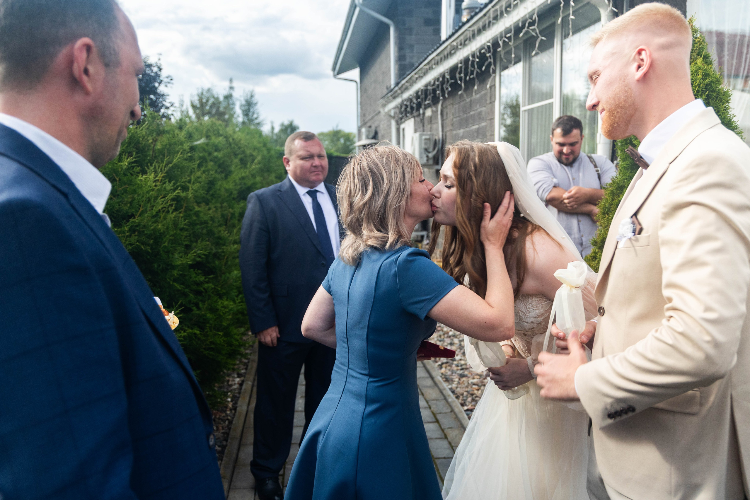 Свадебная фотосессия свадебный фотограф Татьяна Марсуверских свадебная фотопрогулка Москва Жуковский. Фотограф для маркетплейсов, фотоуслуги в Жуковском Татьяна Марсуверских