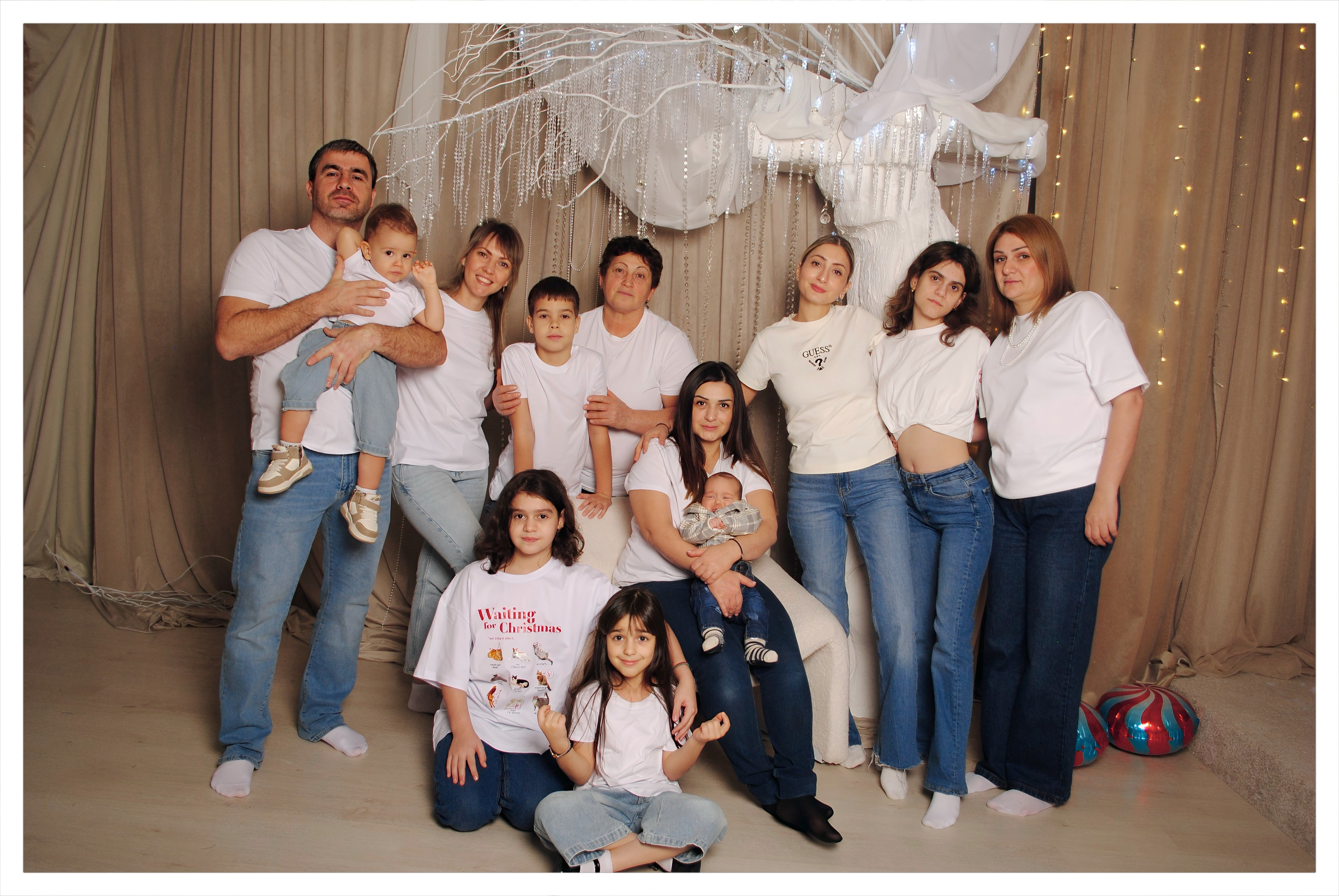 Большая греческая семья. Фотограф Мария Мусаелян
