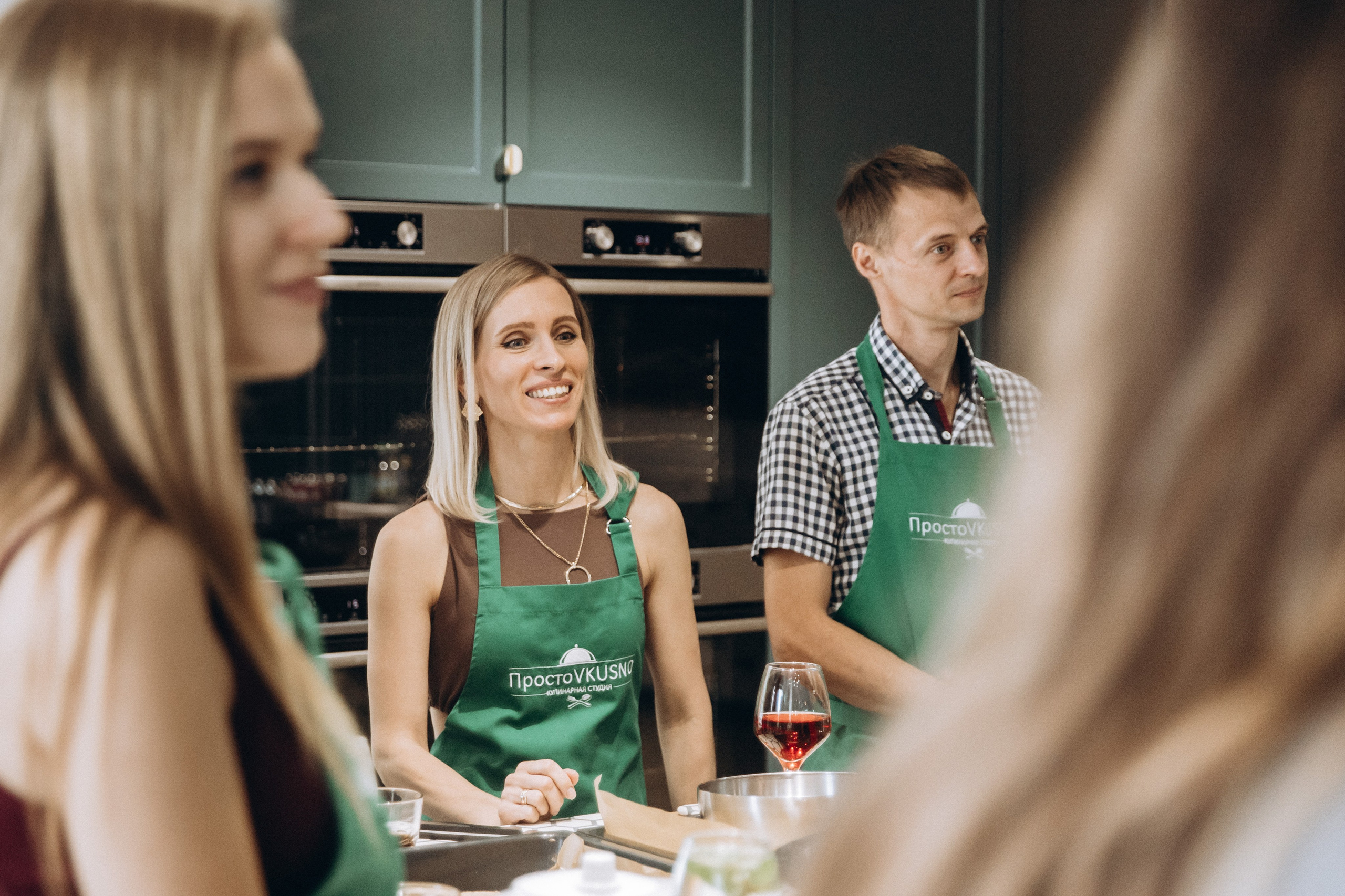 Рецепт праздника: семья, друзья + лазанья, смех и парфе. Семейный фотограф в Москве, Щелково, Фрязино _ Виктория Степанова