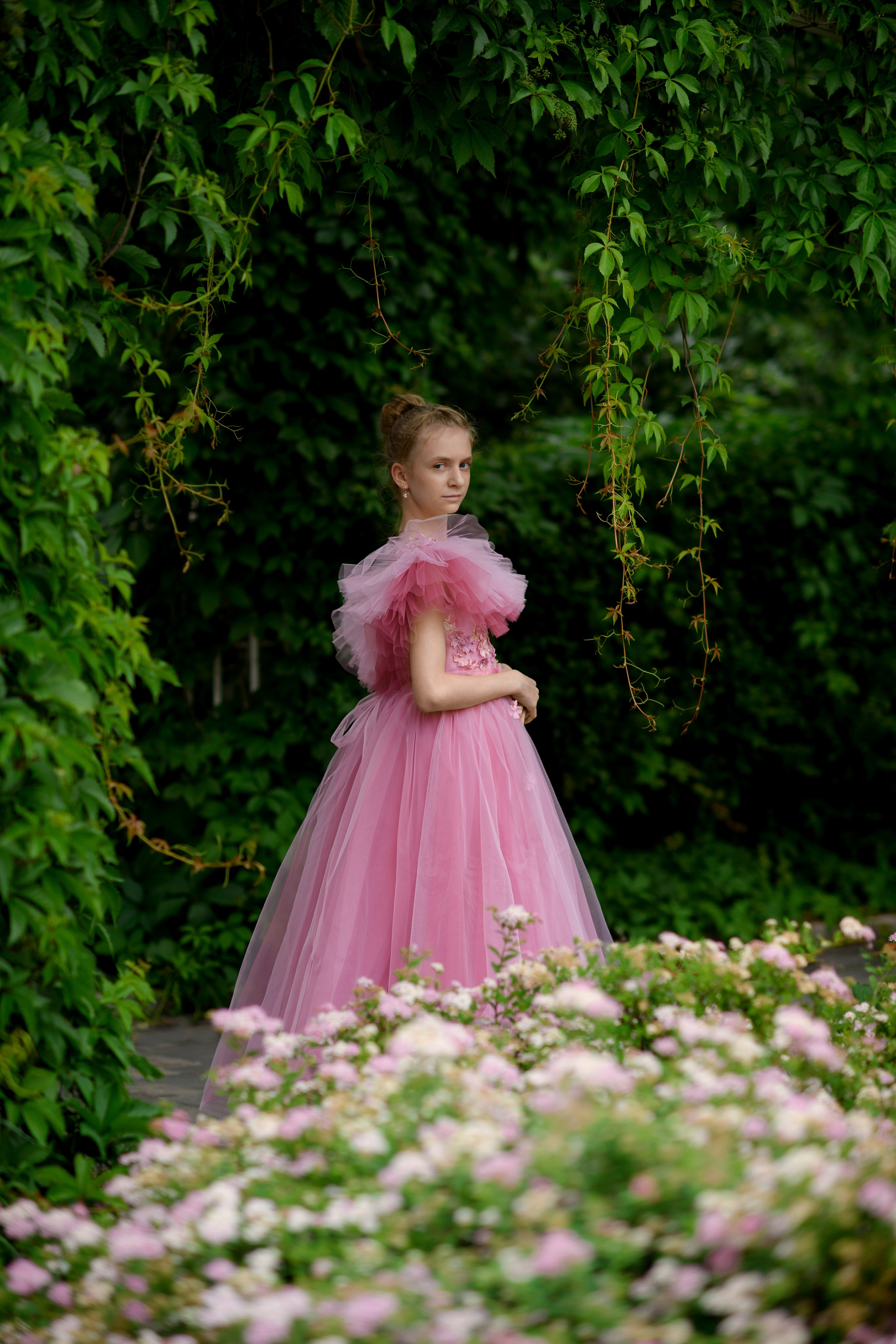 В цветущем чубушнике в саду имени Баумана. Главная