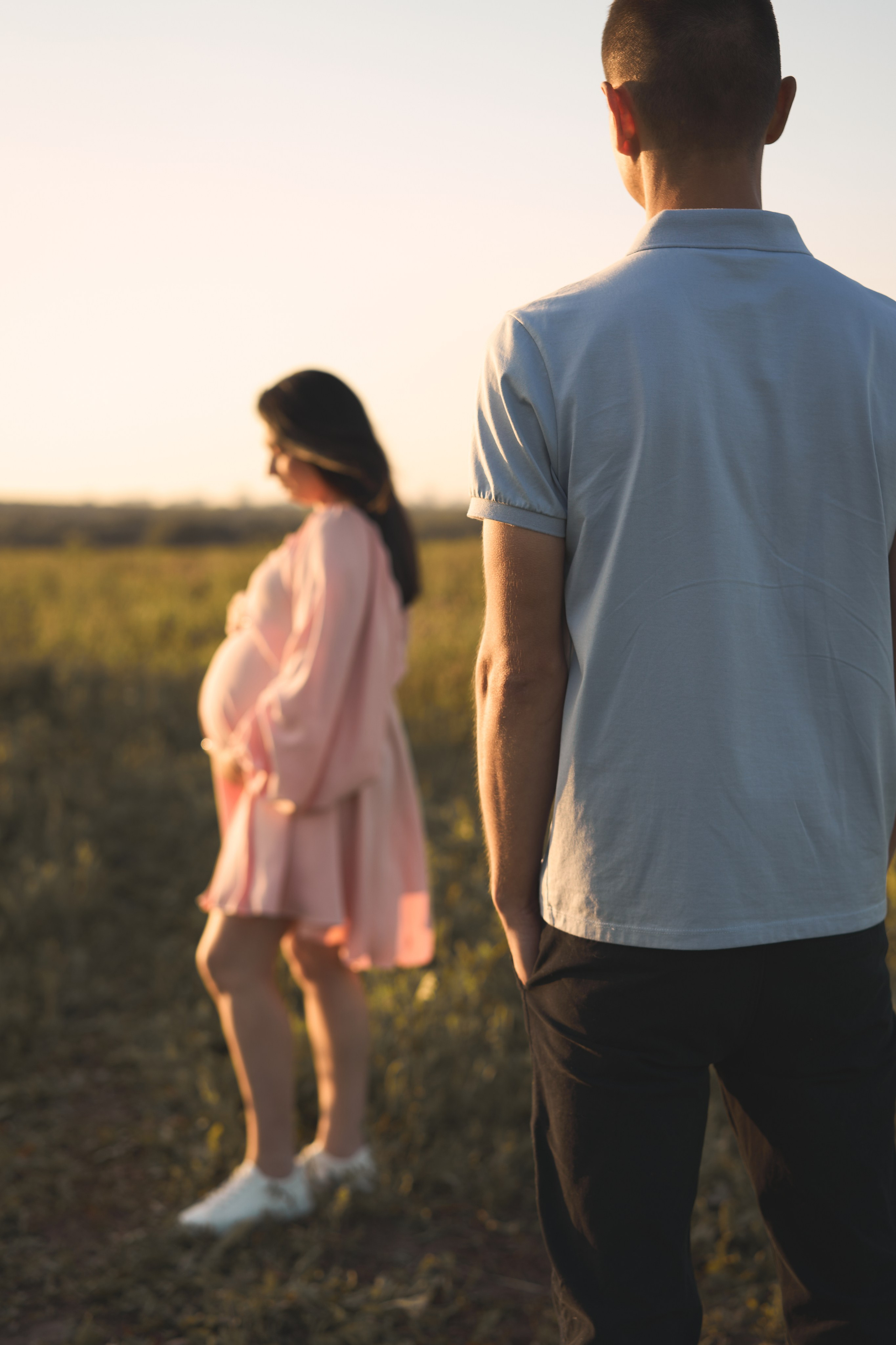 Фотосессия беременная пара в поле на закате😍. Фотограф Екатеринбург Кокшарова Александра