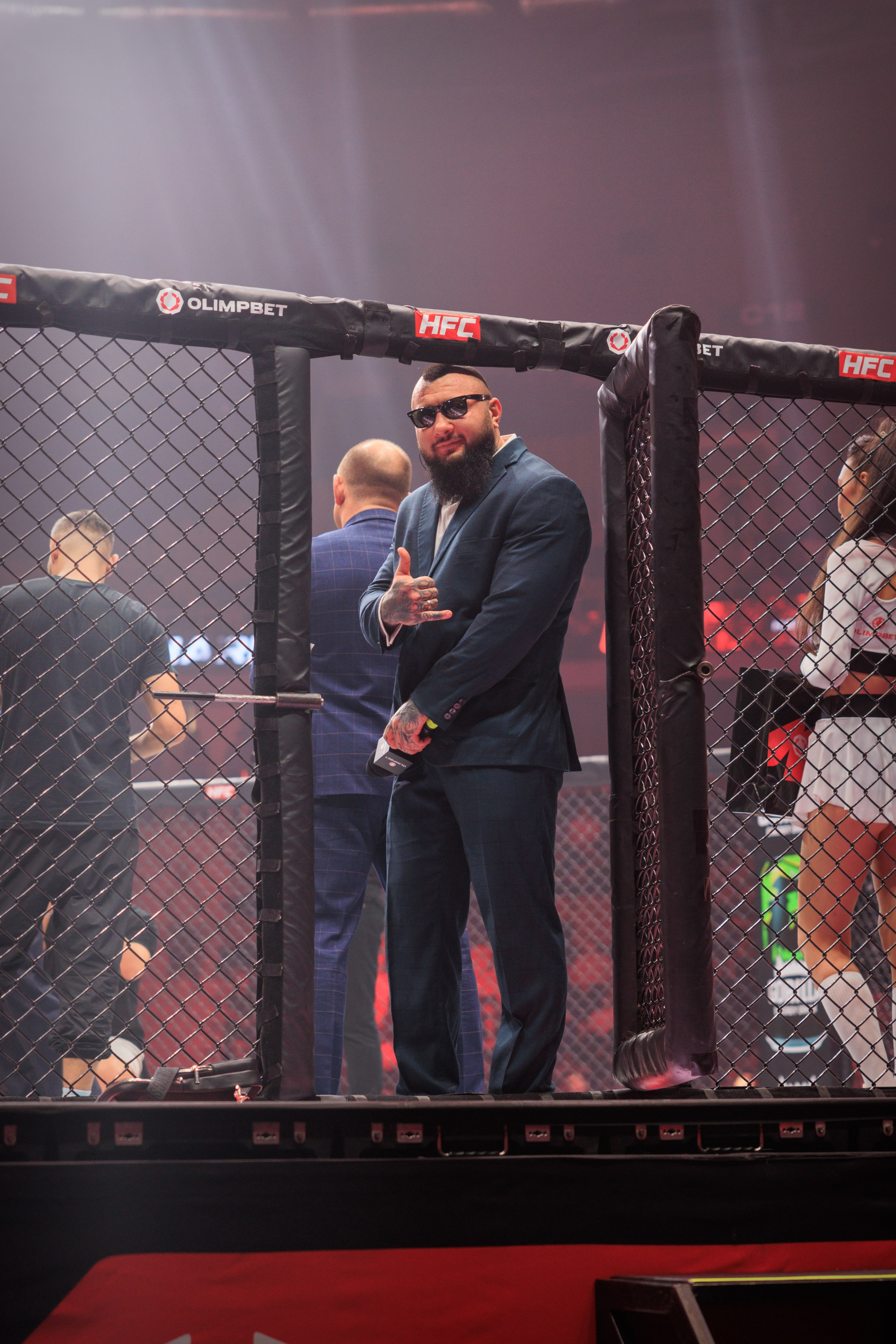 Бизнес-фотограф в Алматы — корпоративные съёмки, деловые портреты и репортажи. Профессиональный фотограф в Алматы