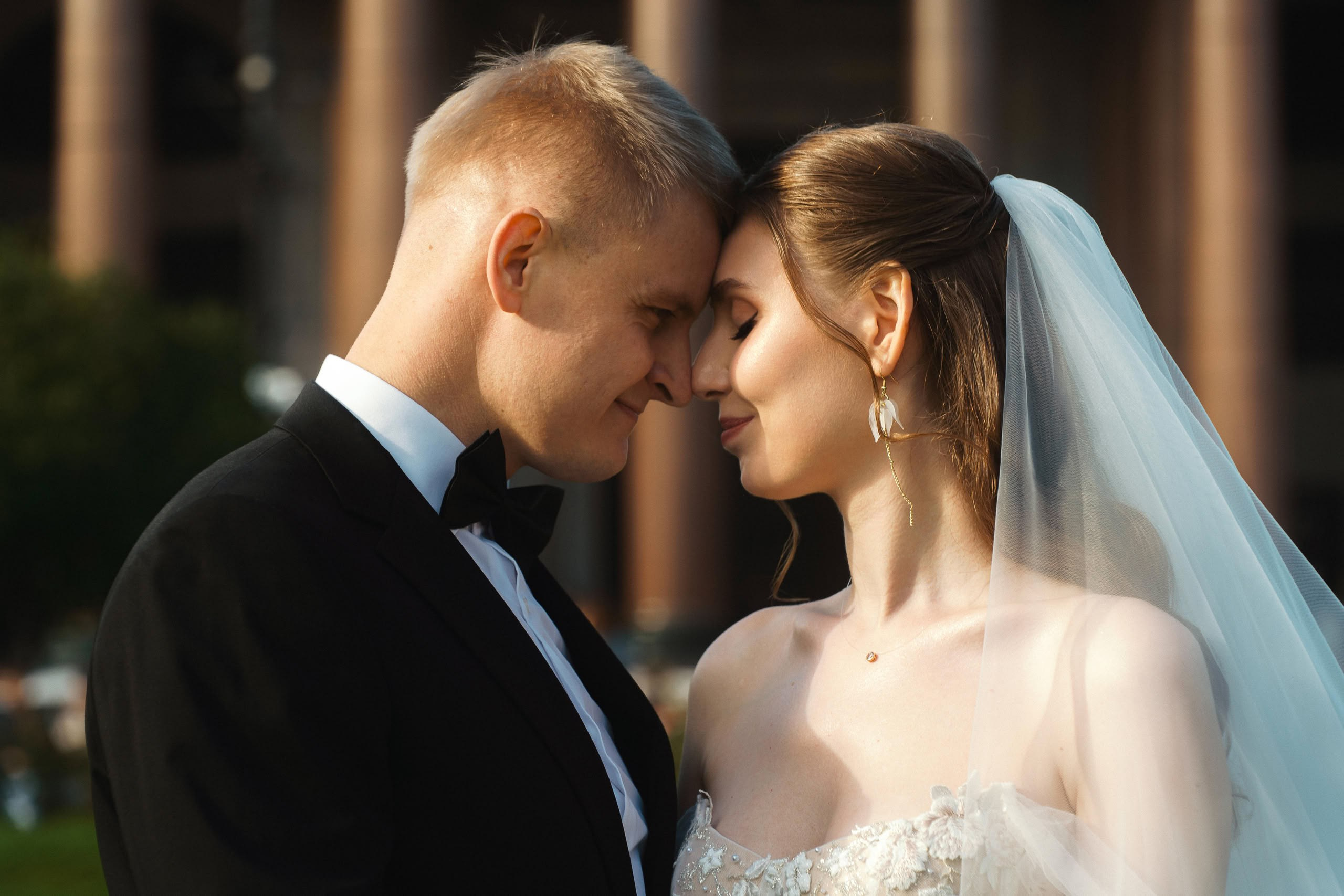 Свадебные портреты пары на Исаакиевской площади