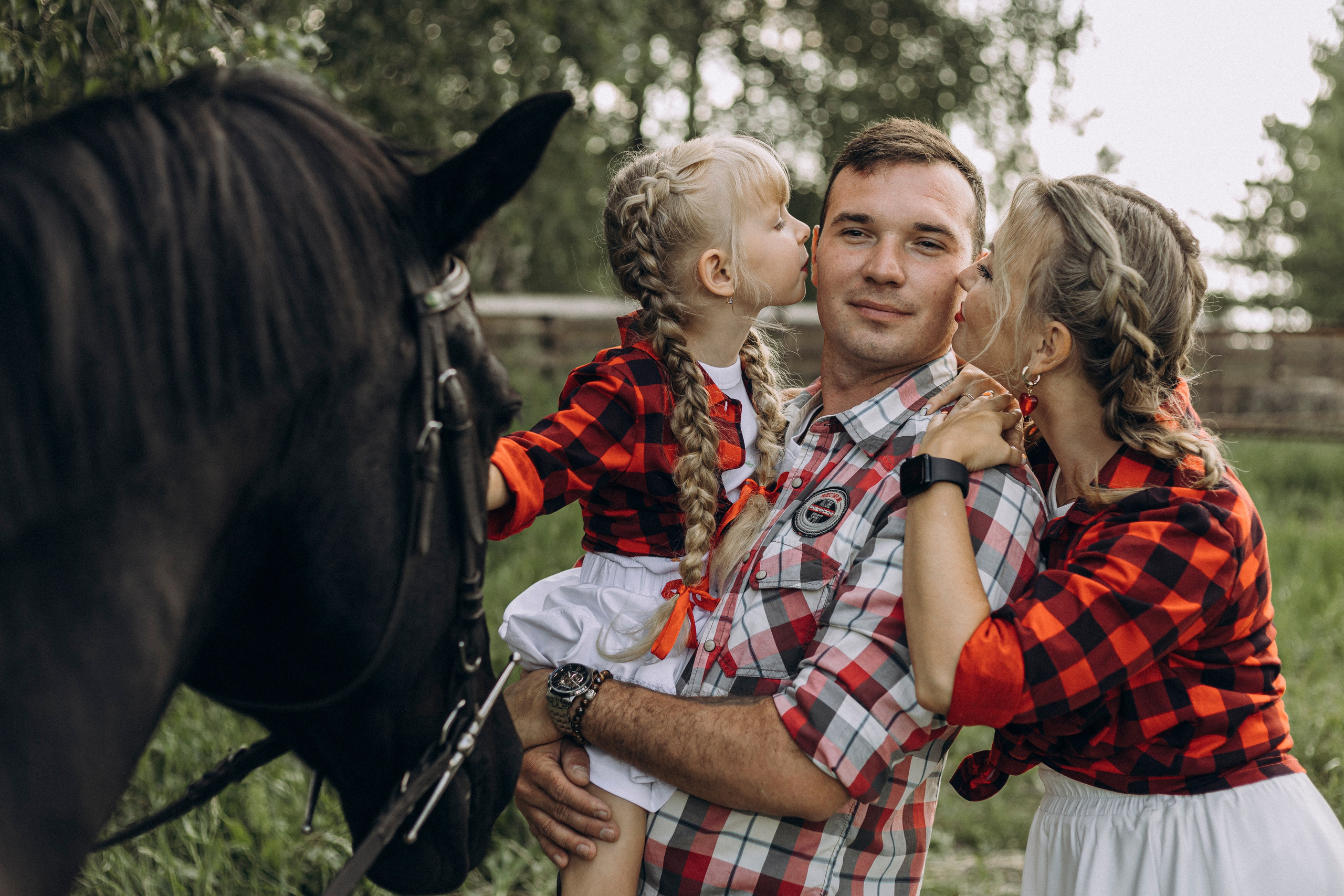 Семейная прогулка с лошадкой. Семейный и детский фотограф в Рязани Васюгова Мария