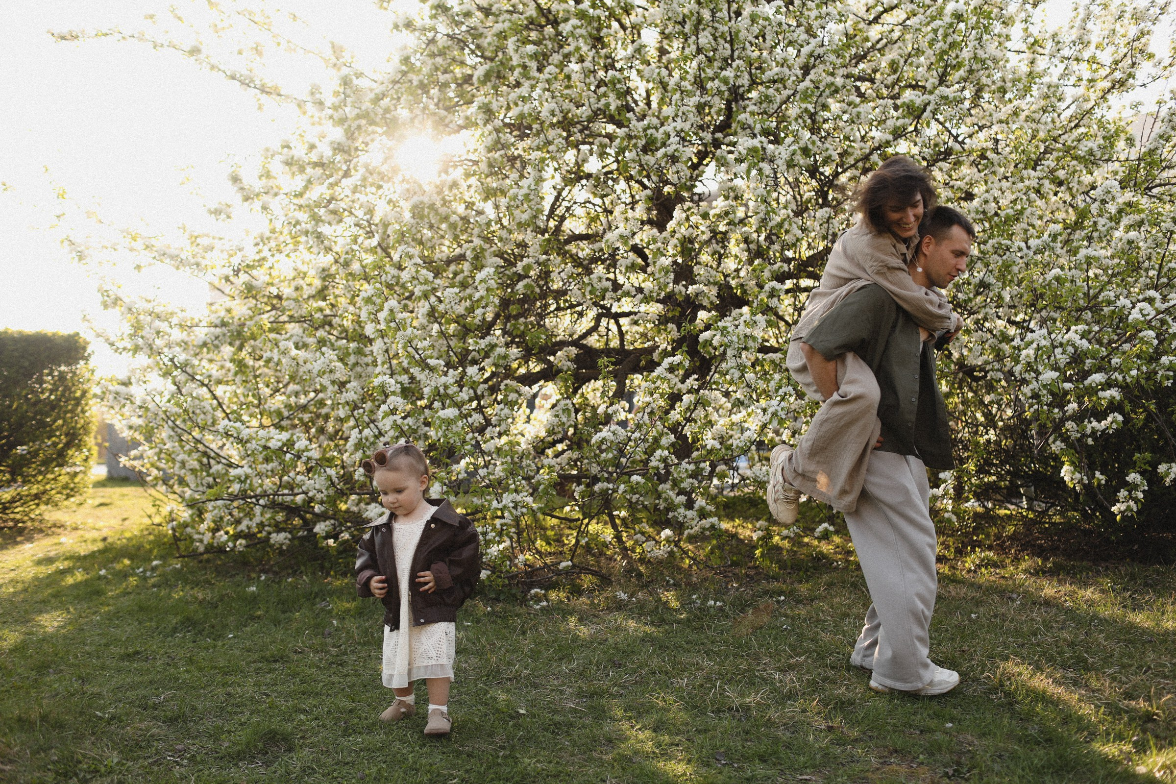 Цветущий апрель. Семейный фотограф в Москве Алевтина Носова