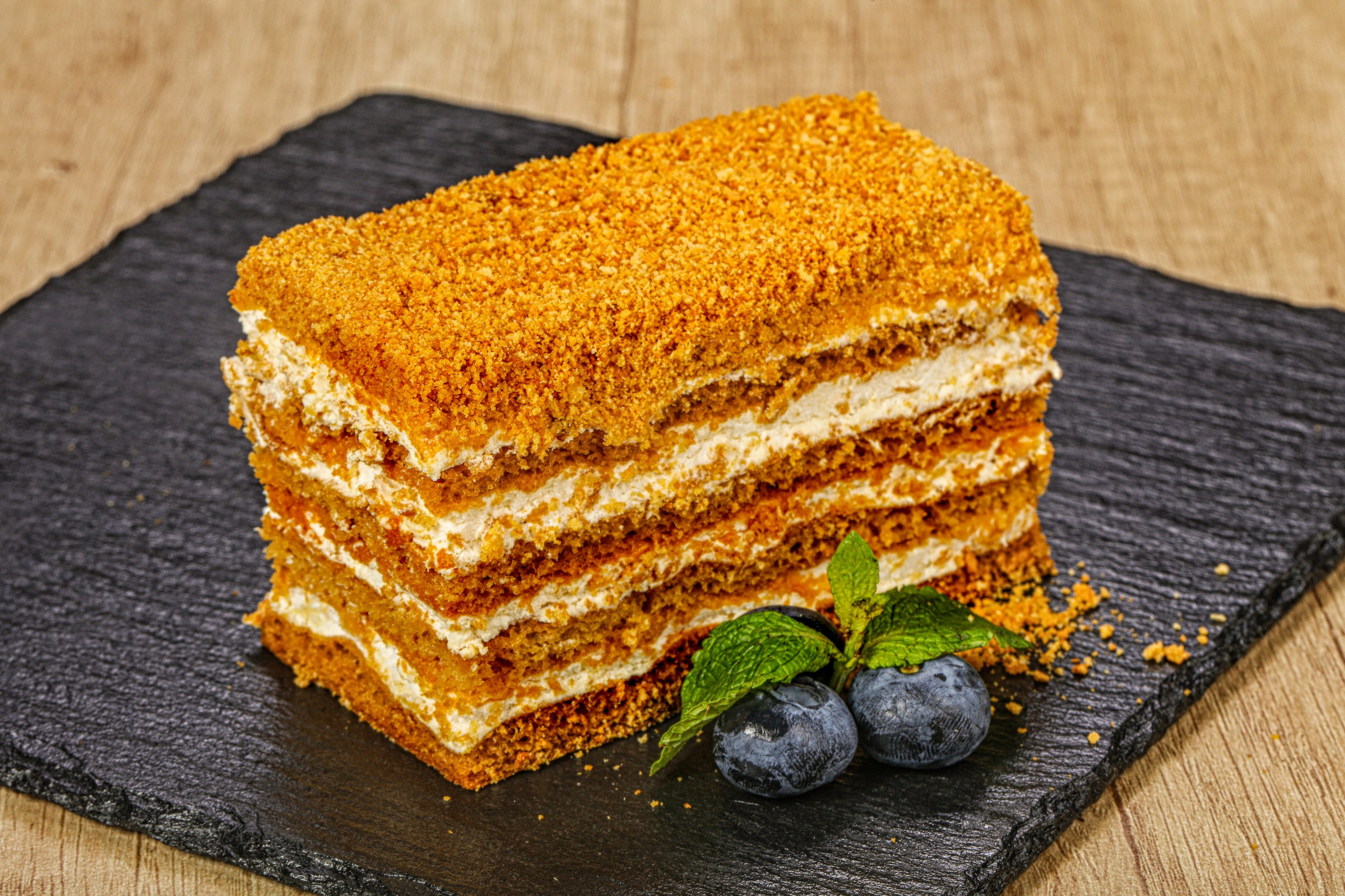 Фотосъемка десертов и выпечки. Заказ по тел.: +7 (906) 006-90-22. Фуд-фотограф Андрей Старостин — съемка еды в Москве. 9000 руб. в час