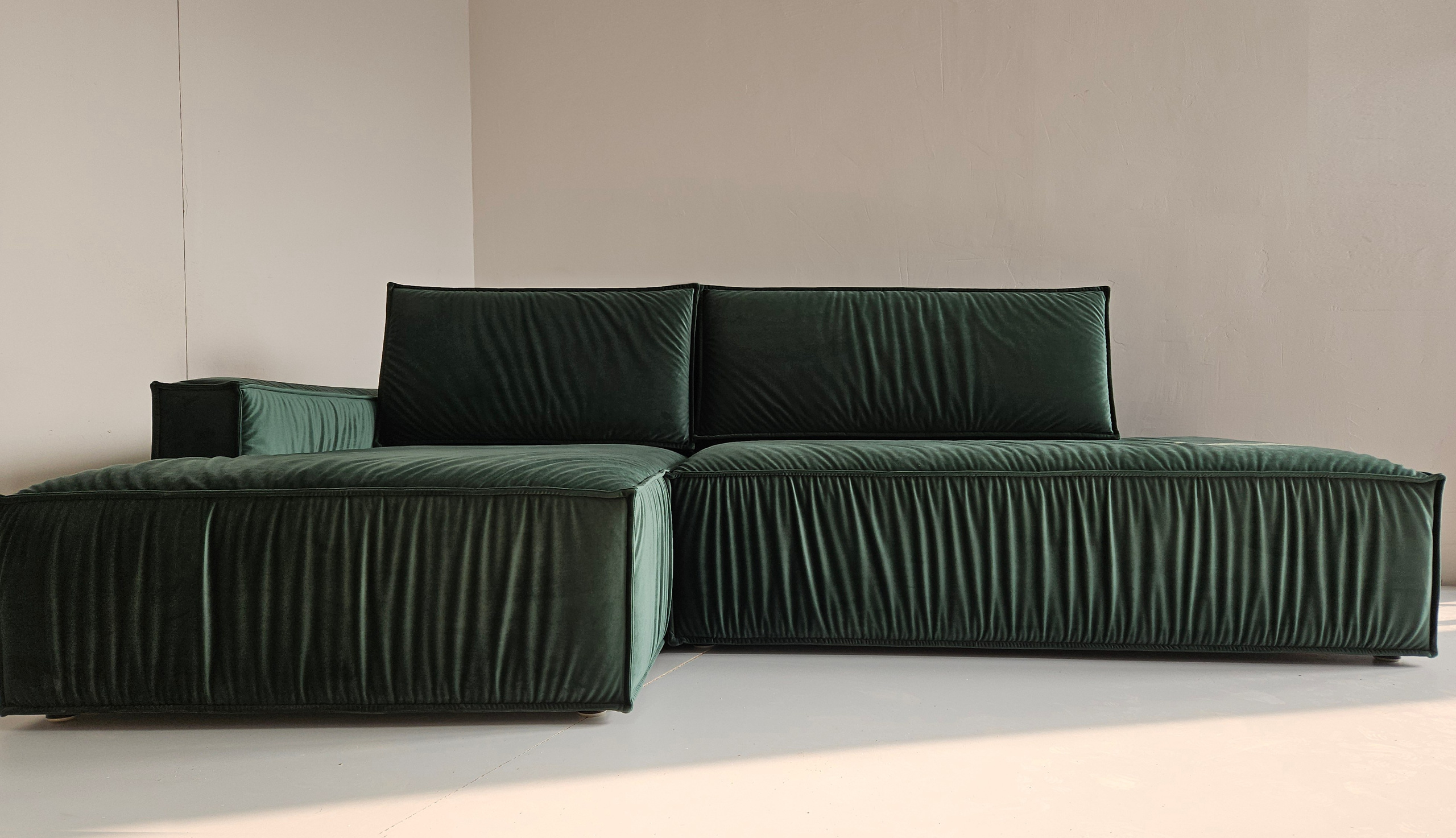 Диван на заказ Изготовление мягкой мебели. Студия интерьерных решений SUNHOUSE. Натяжные потолки, шторы, текстиль