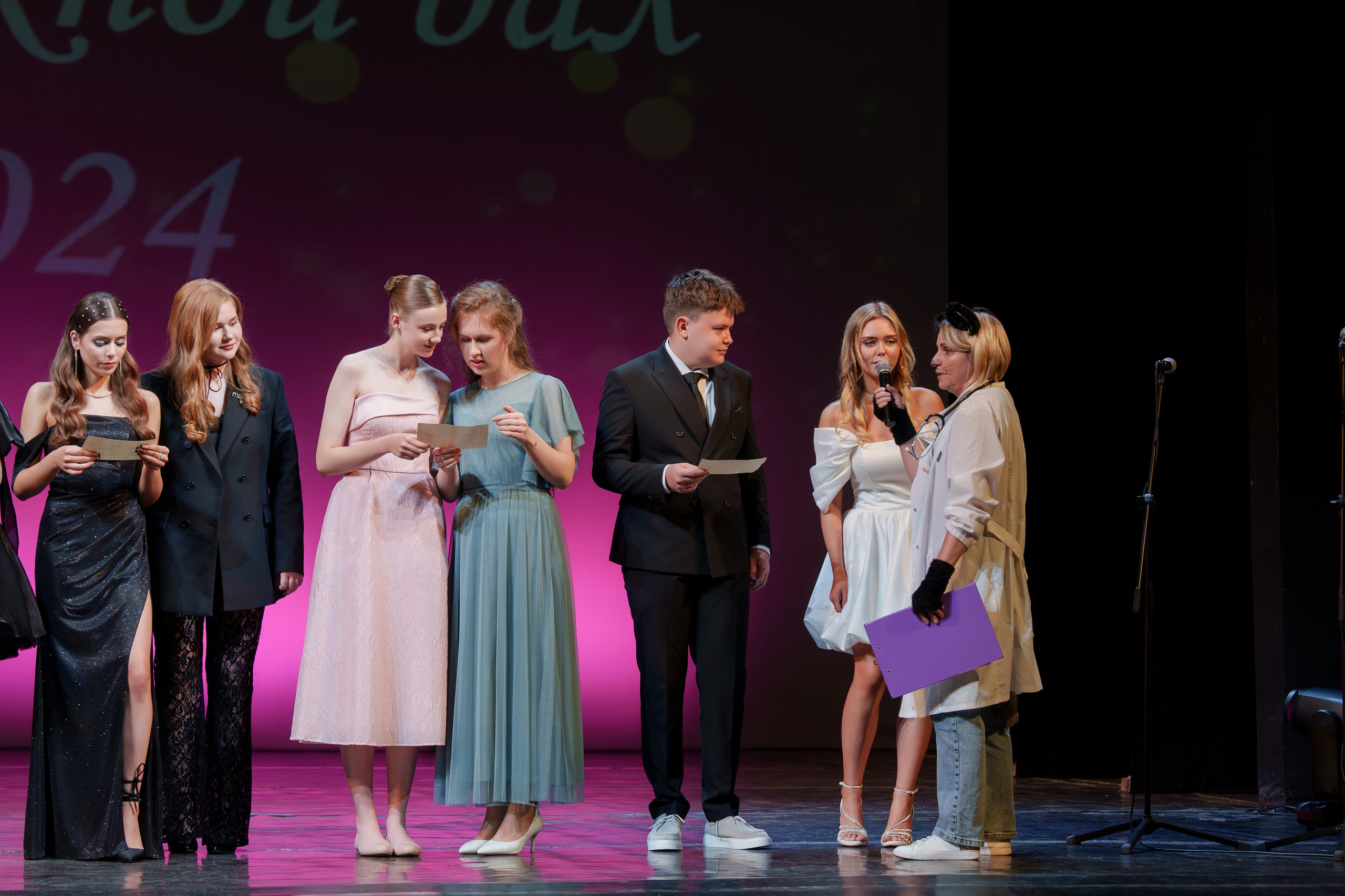 Выпускной Гимназия 7. Свадебный и репортажный фотограф Элина Козырьянова