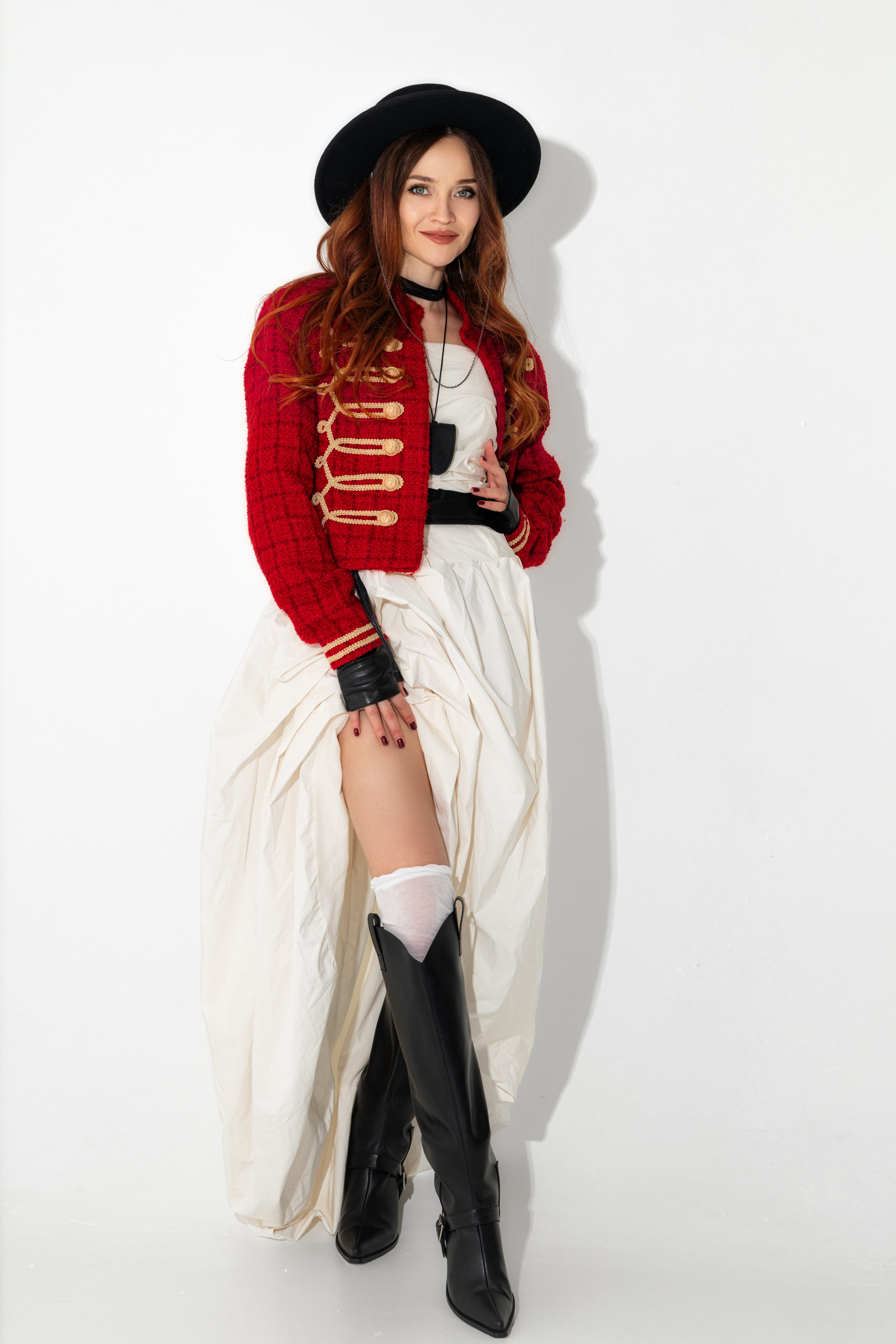 Студийная съемка с Еленой на циклораме с импульсным светом в формате для «себя». Дмитрий Шульгин, портретный фотограф в Воронеже