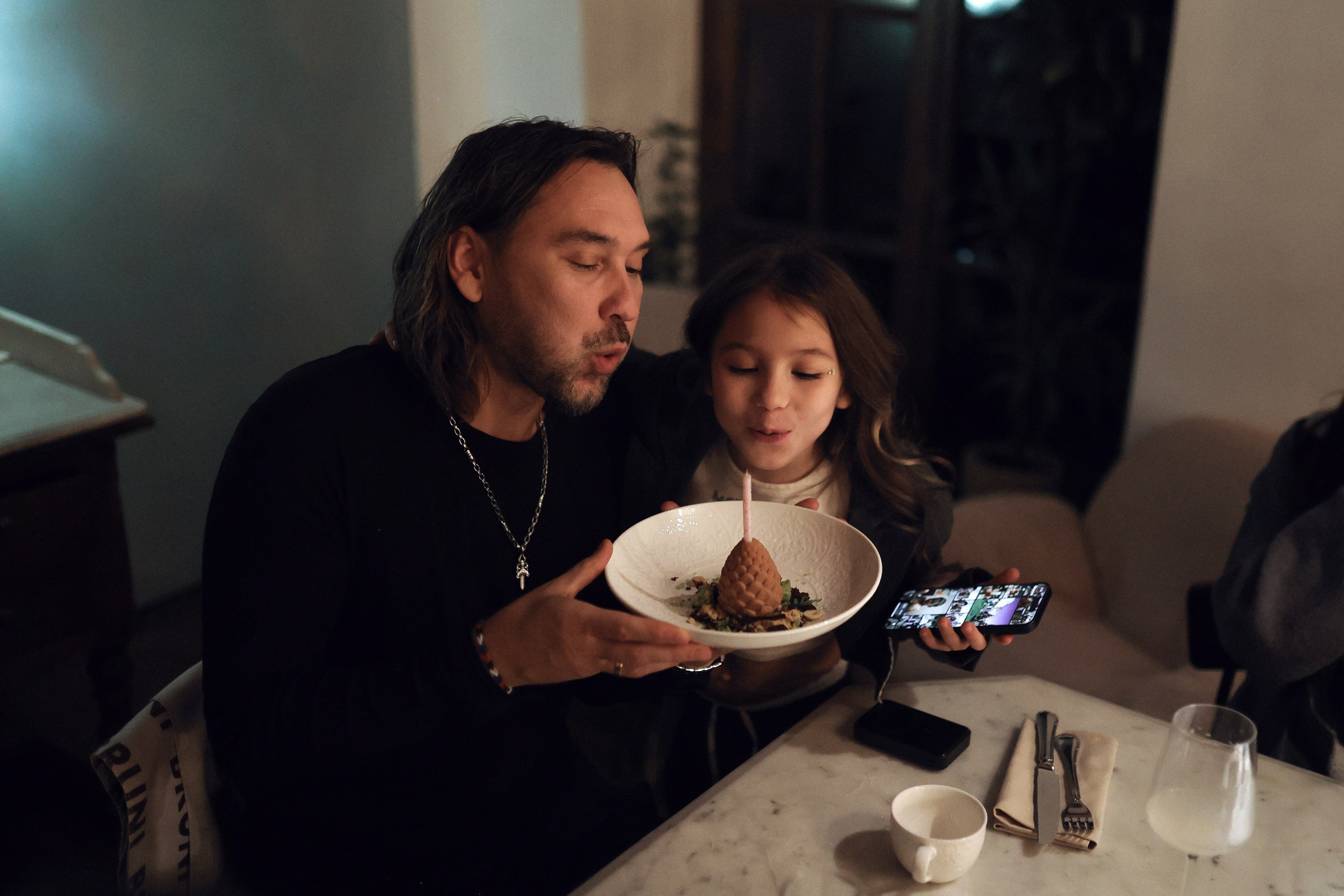 День рождения Андрея в Yauza Place. Настя Оленченко, портретный/семейный фотограф на цифру и плёнку Москва