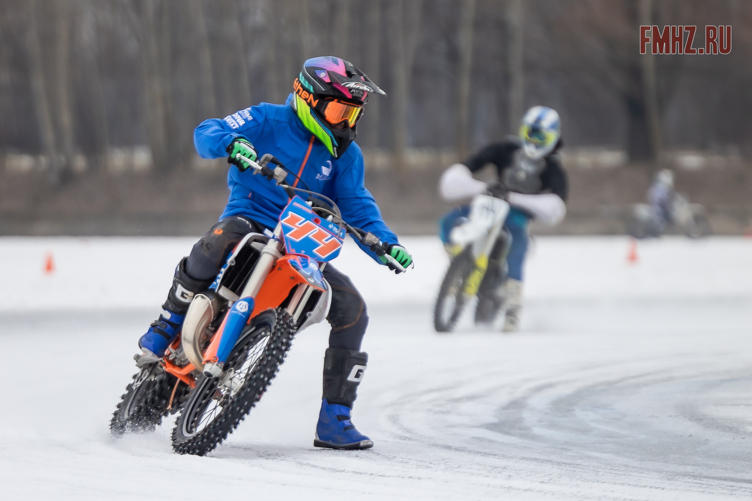 Первый этап Кубка МФР по мотокроссу на льду Большого Крылатского пруда в Москве. 8 февраля 2025 г. Фотограф Владимир Охрименко
