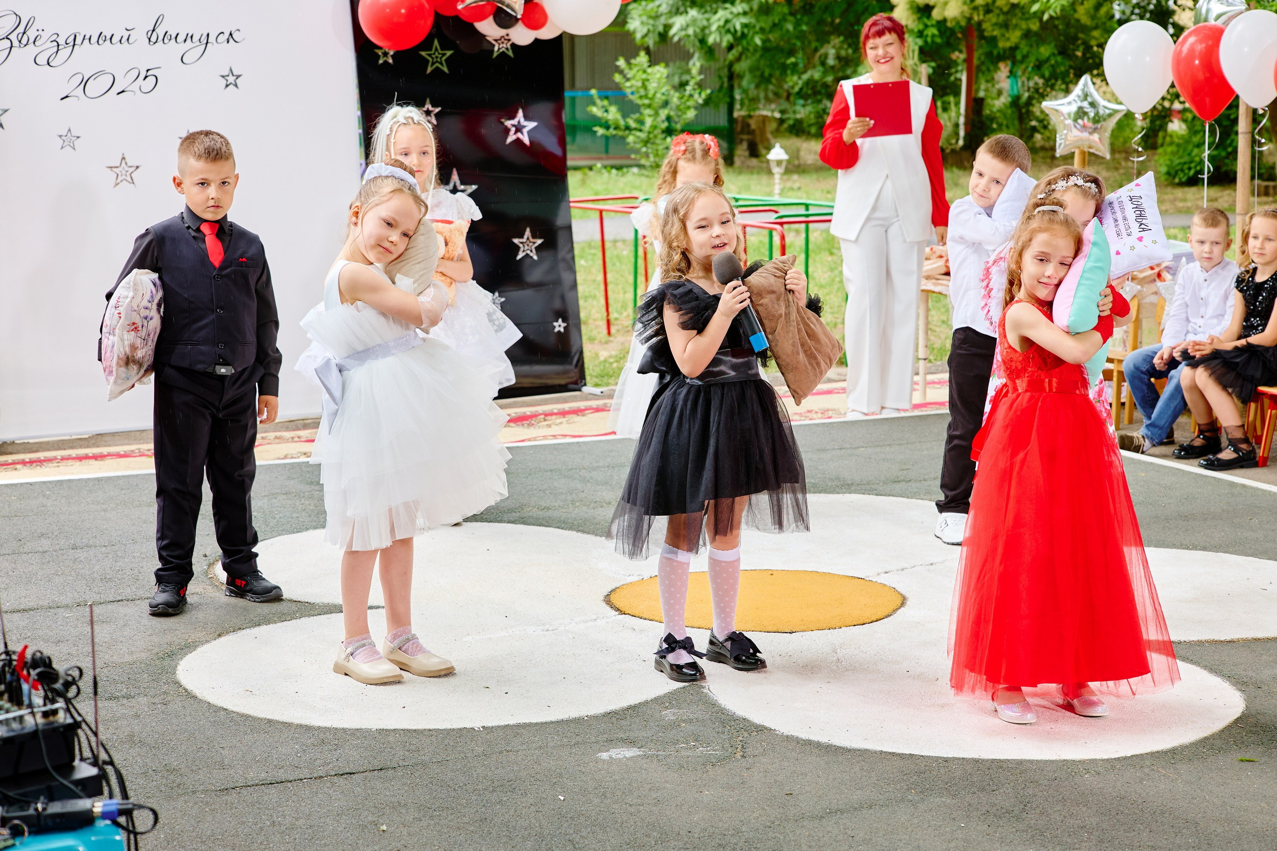 Выпускной 45 сад. Фотограф Выпускные альбомы Таганрог Сергей Коробченко