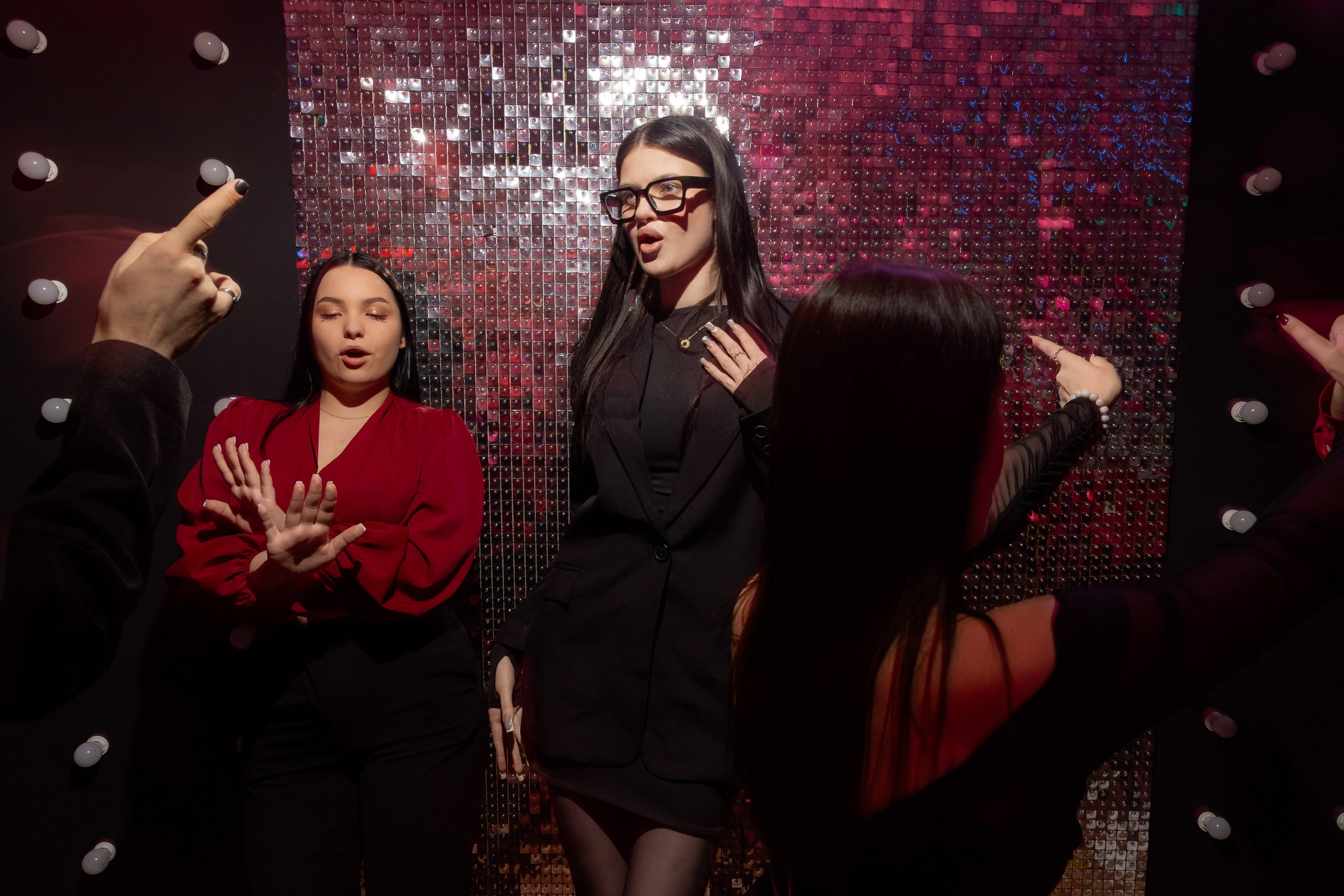 Корпоративная фотосъемка для кафе GARAGE | Новый год 2025 | Минск. Свадебный фотограф в Минске/Беларуси Сергей Спиридонов