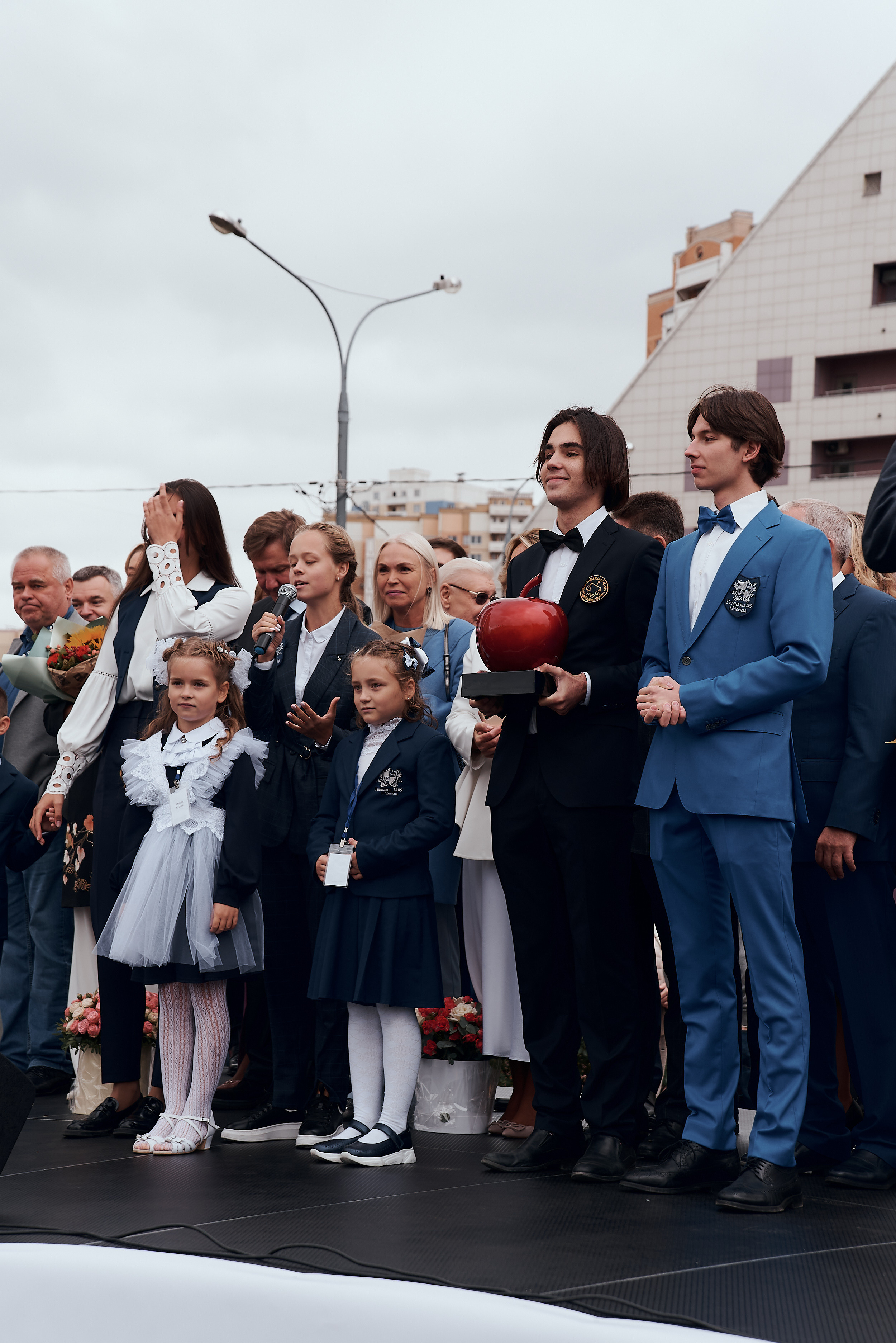 ШКОЛЬНАЯ ЛИНЕЙКА. Фотограф Москва Софа Ревчук