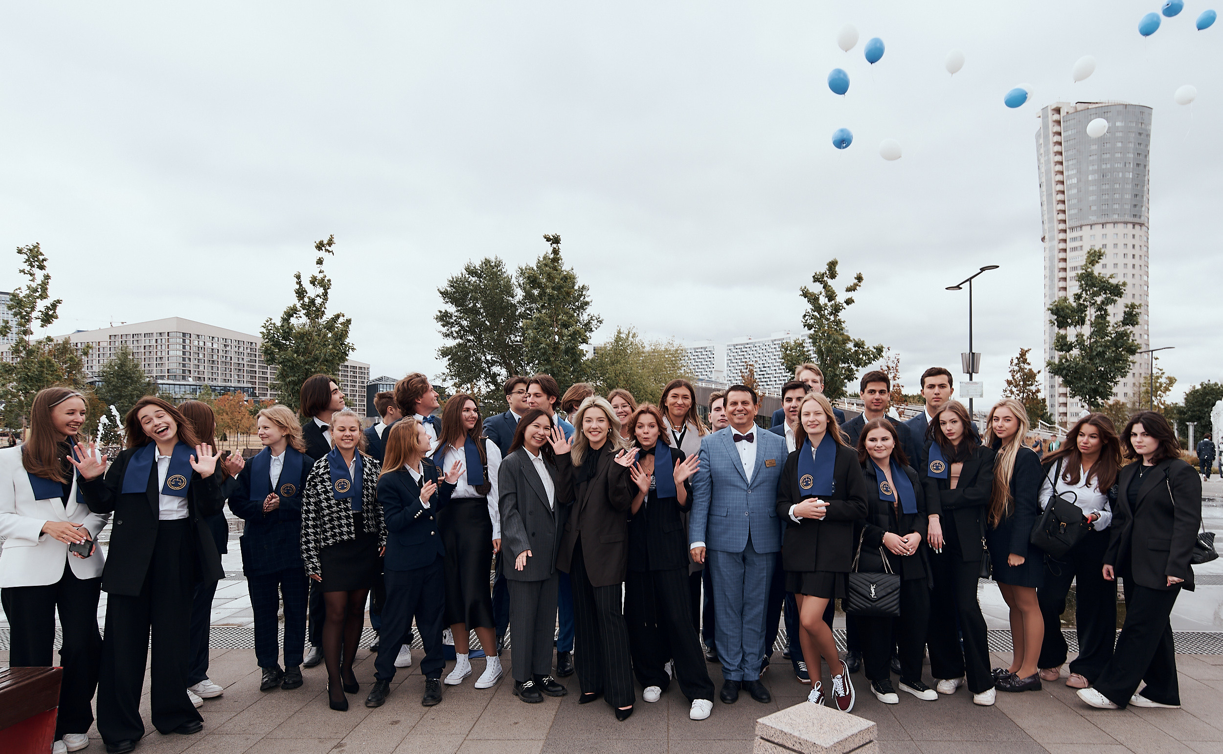 ШКОЛЬНАЯ ЛИНЕЙКА. Фотограф Москва Софа Ревчук