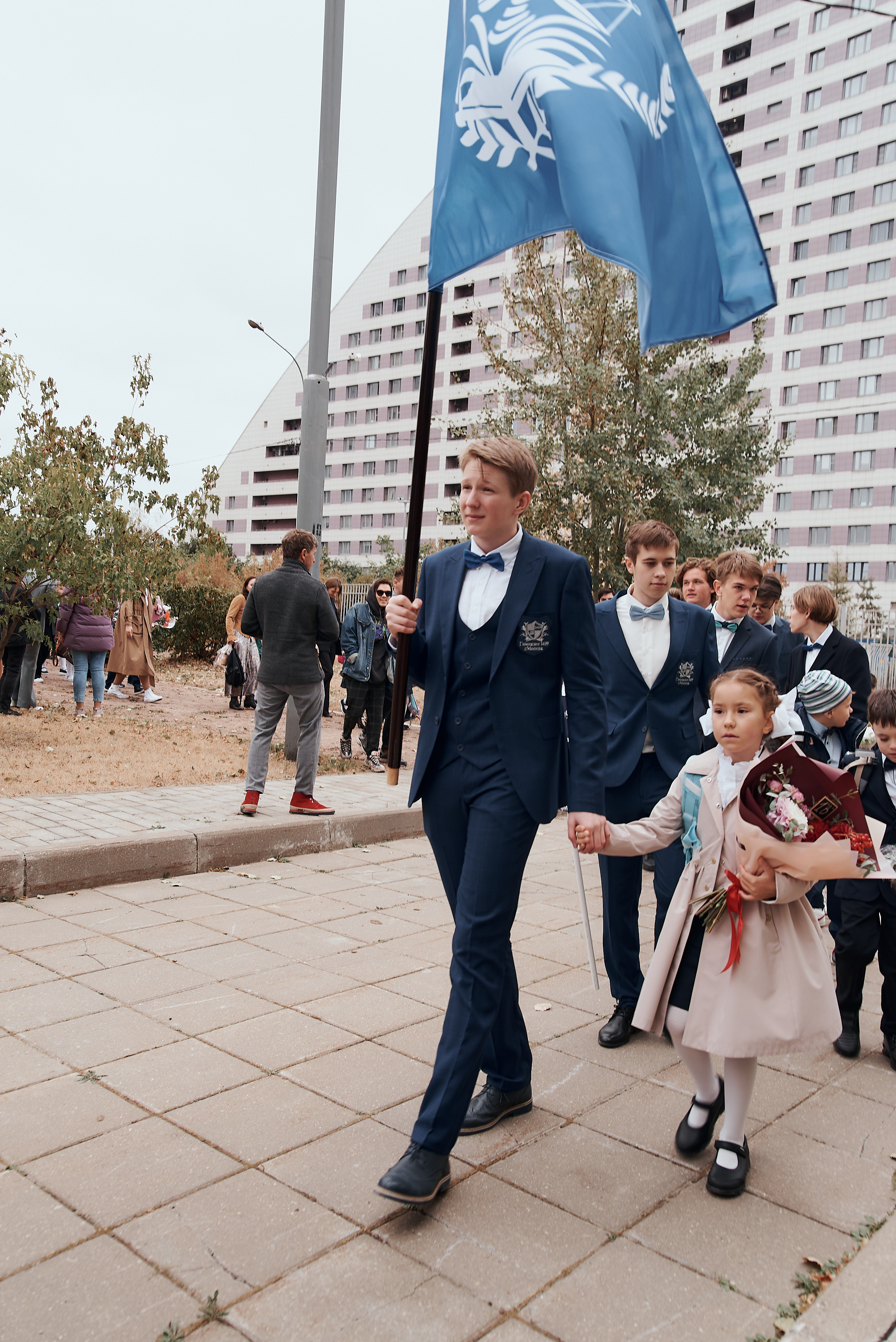 ШКОЛЬНАЯ ЛИНЕЙКА. Фотограф Москва Софа Ревчук