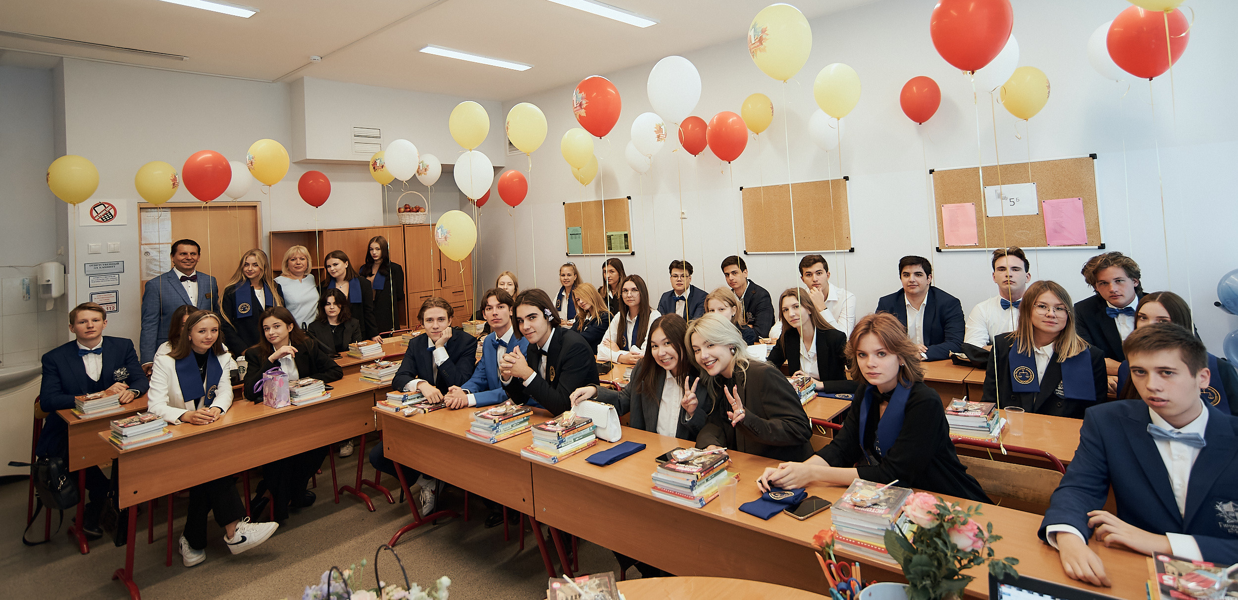 ШКОЛЬНАЯ ЛИНЕЙКА. Фотограф Москва Софа Ревчук