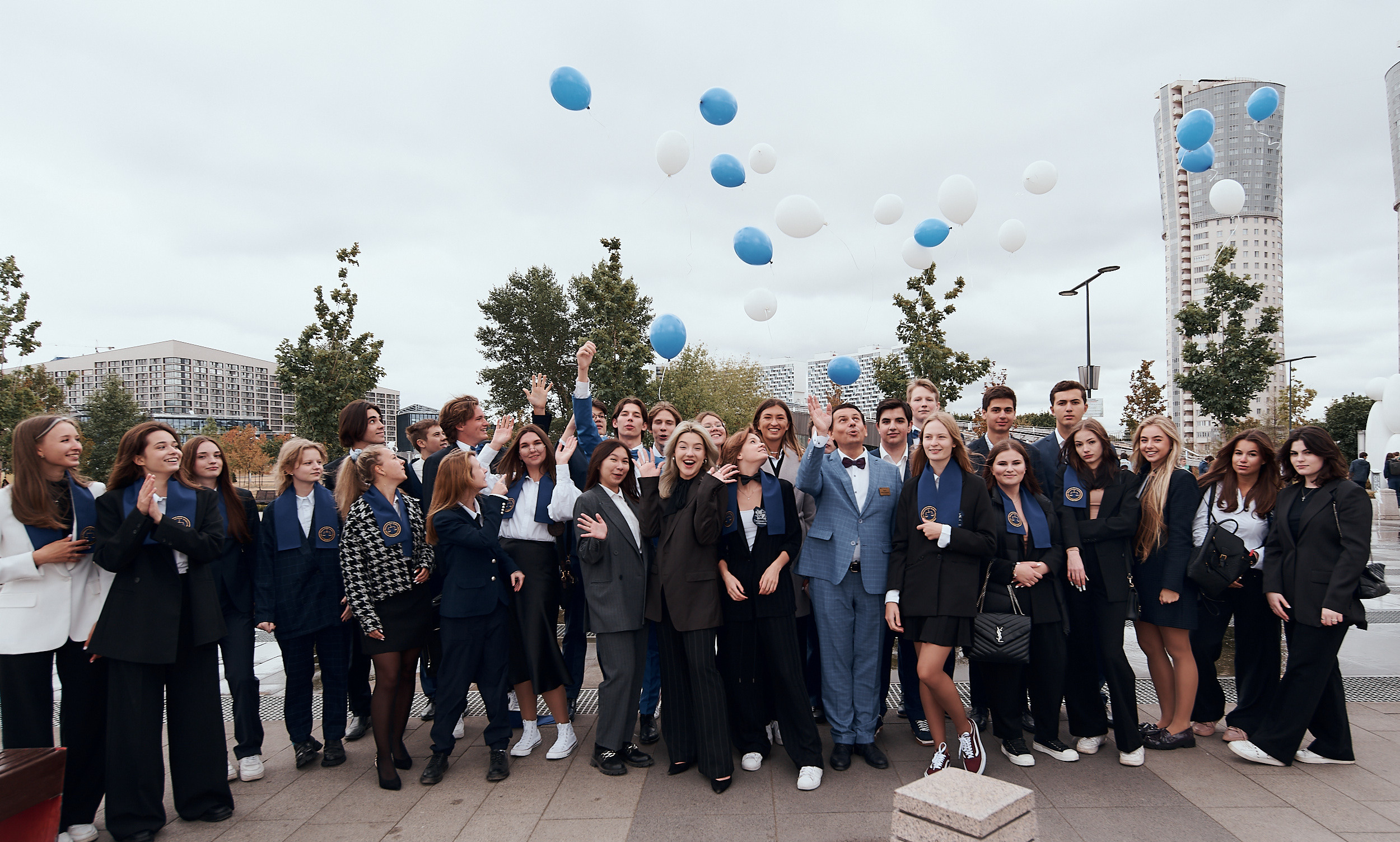 ШКОЛЬНАЯ ЛИНЕЙКА. Фотограф Москва Софа Ревчук