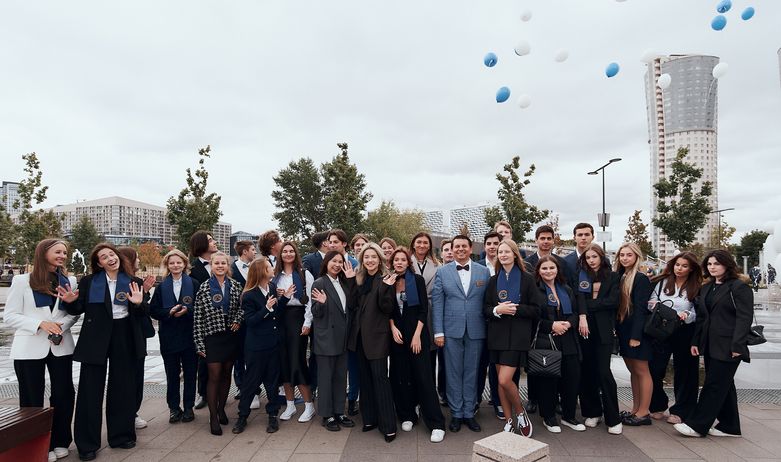 ШКОЛЬНАЯ ЛИНЕЙКА. Фотограф Москва Софа Ревчук