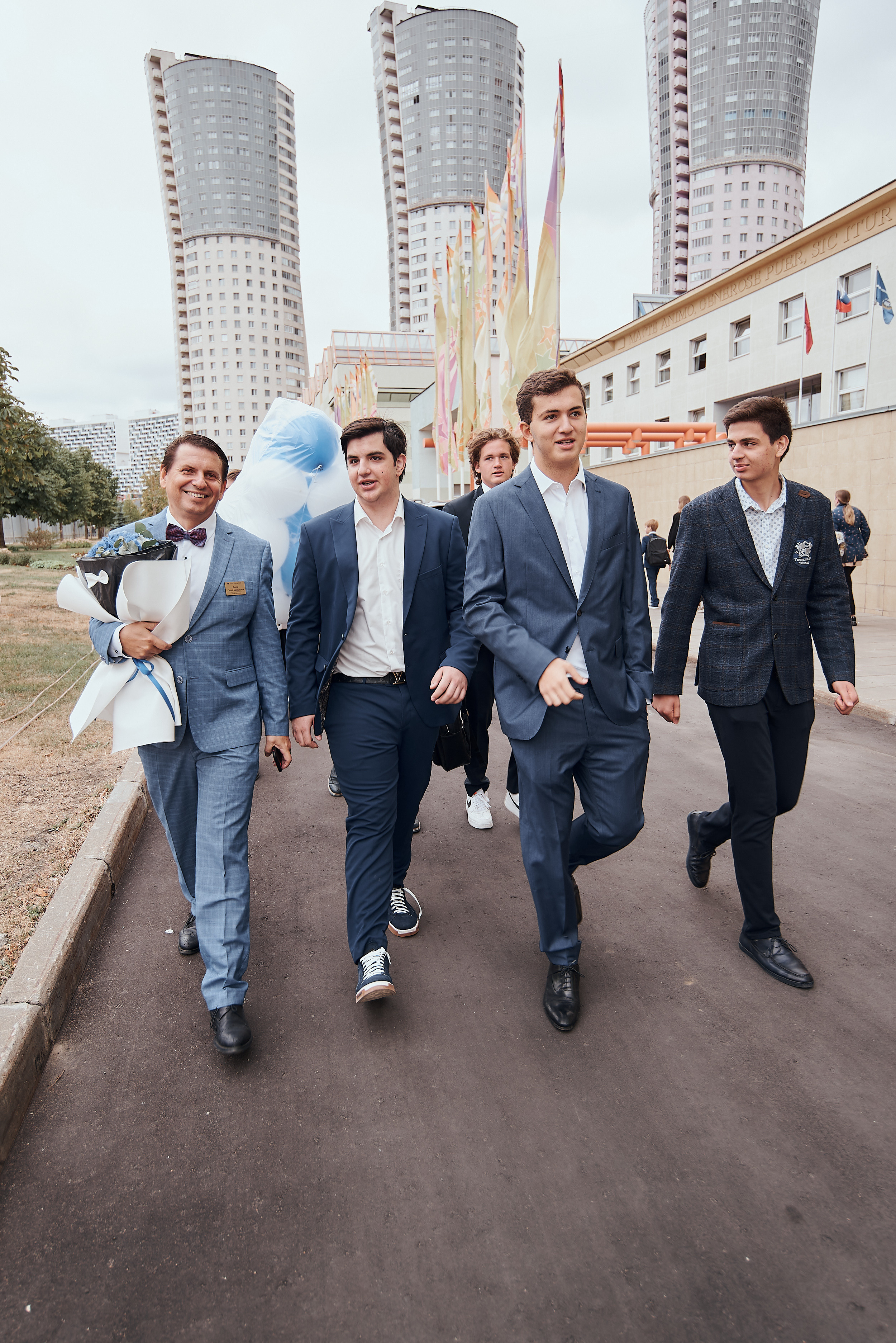 ШКОЛЬНАЯ ЛИНЕЙКА. Фотограф Москва Софа Ревчук