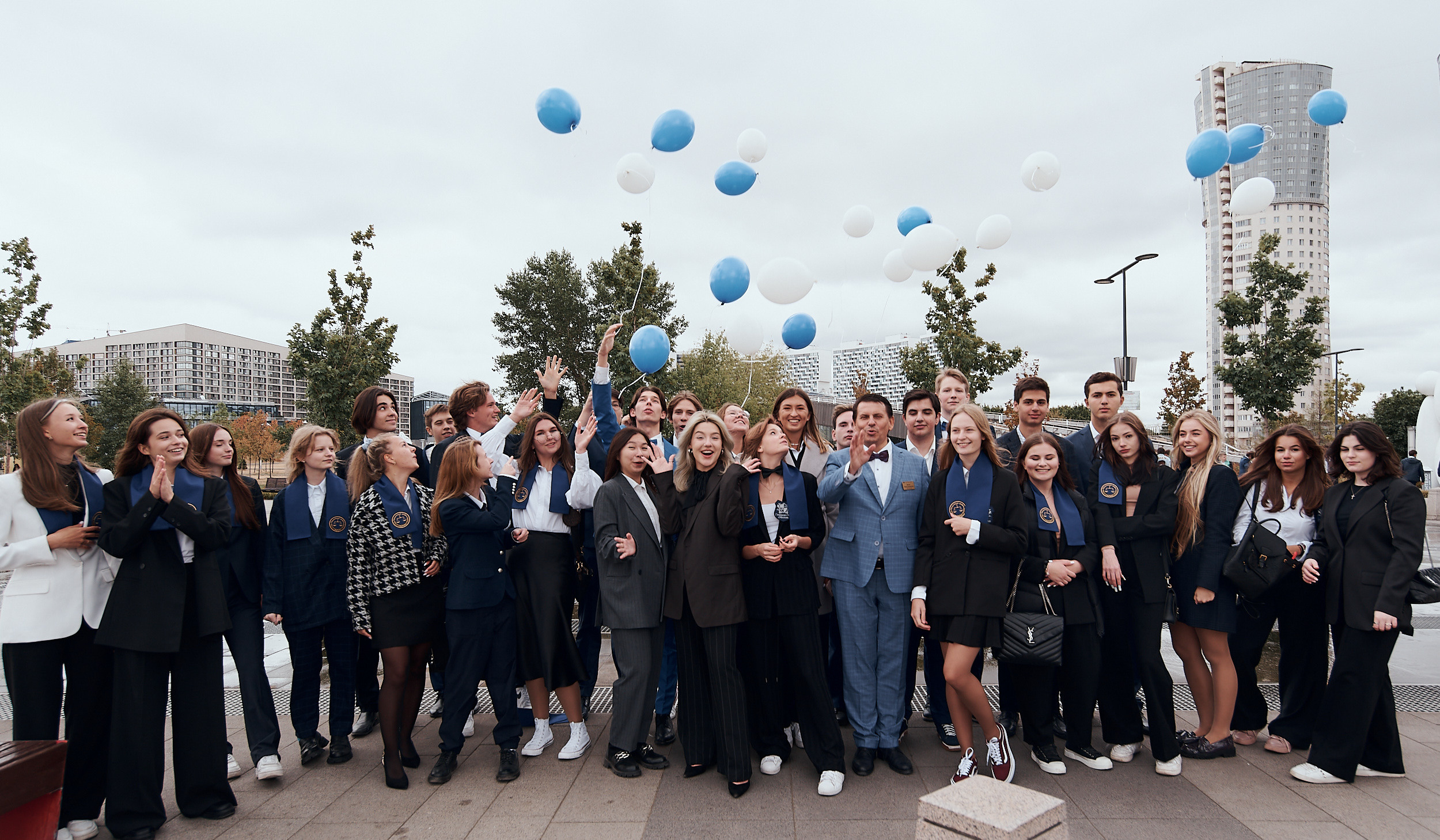 ШКОЛЬНАЯ ЛИНЕЙКА. Фотограф Москва Софа Ревчук