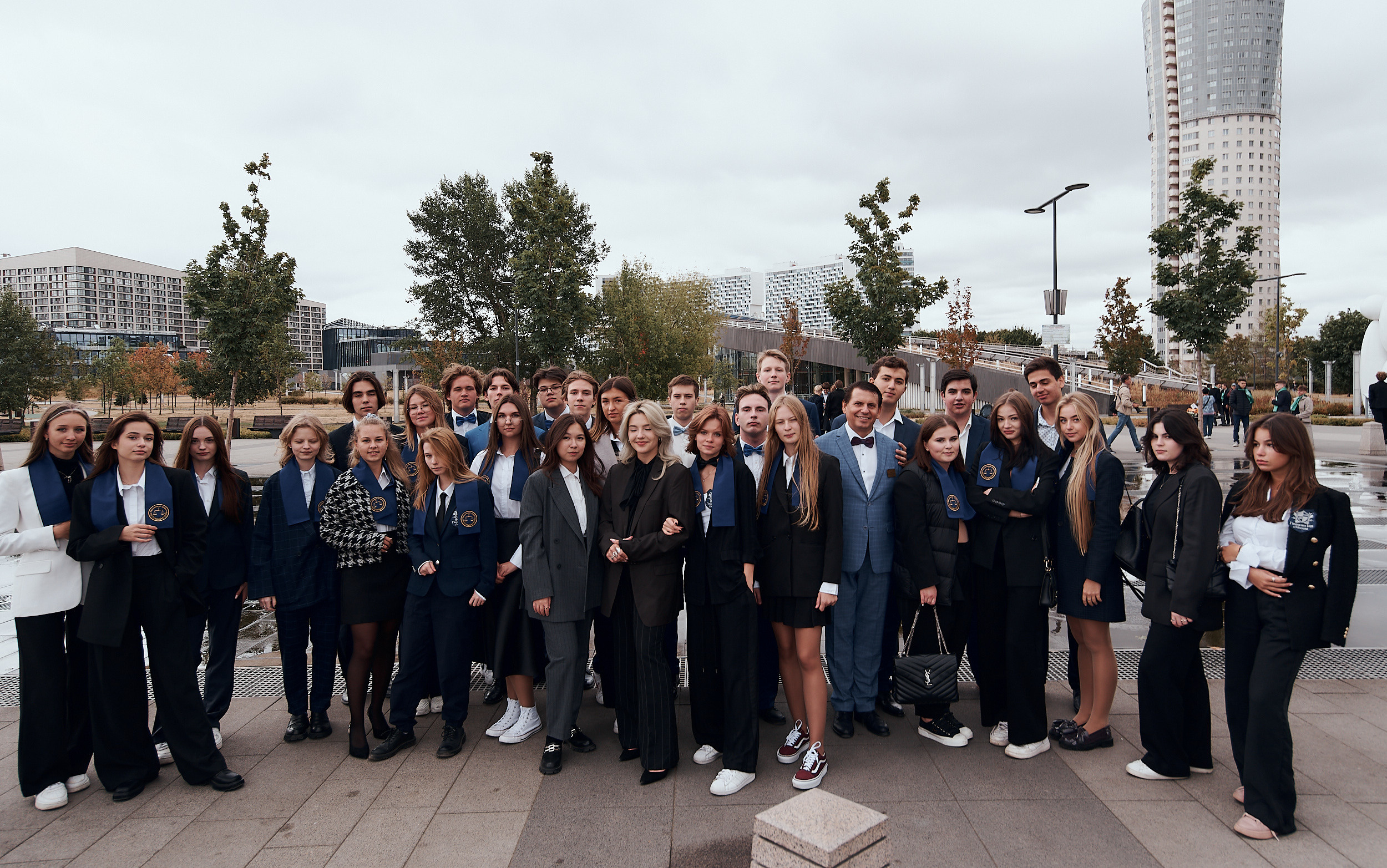 ШКОЛЬНАЯ ЛИНЕЙКА. Фотограф Москва Софа Ревчук