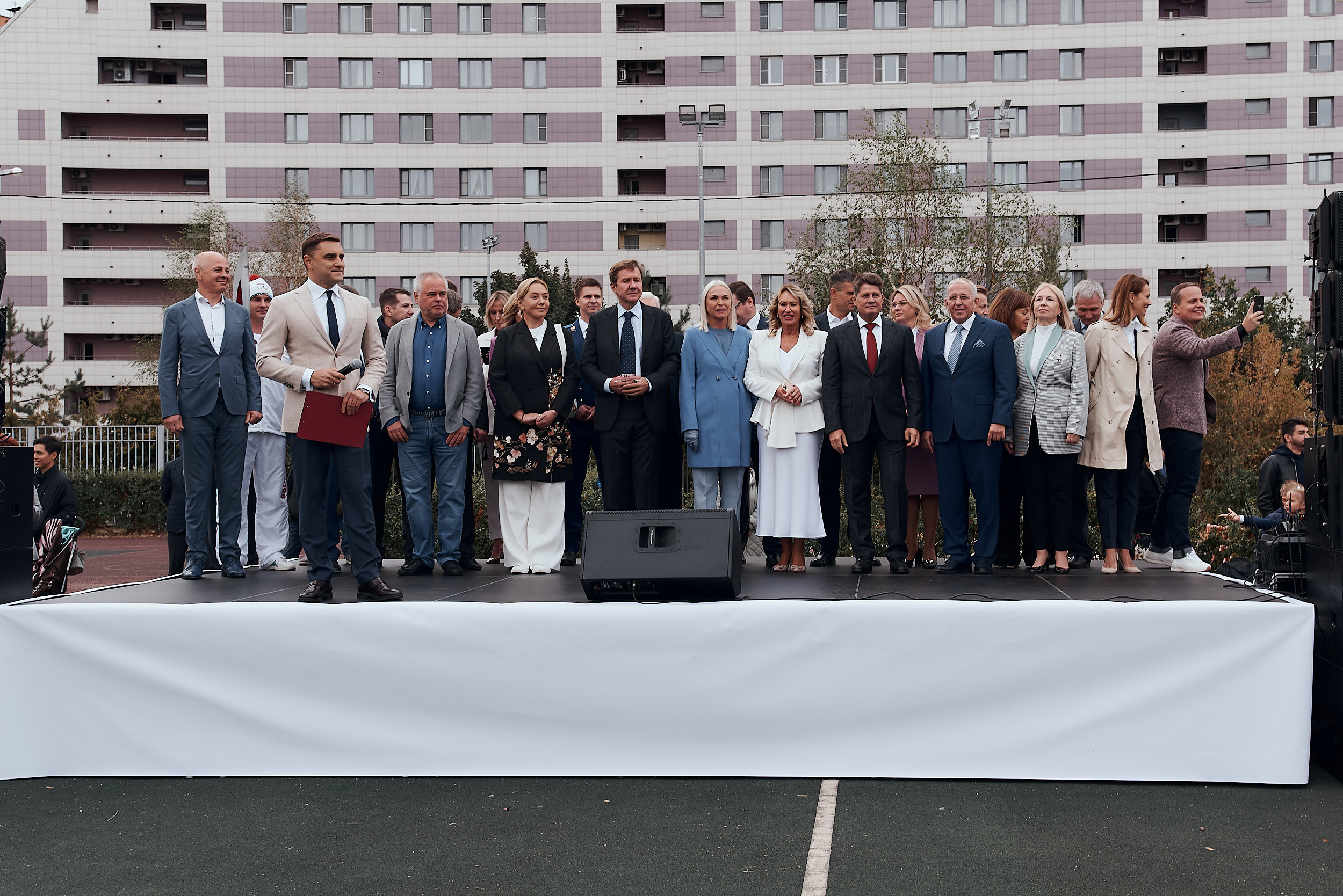 ШКОЛЬНАЯ ЛИНЕЙКА. Фотограф Москва Софа Ревчук