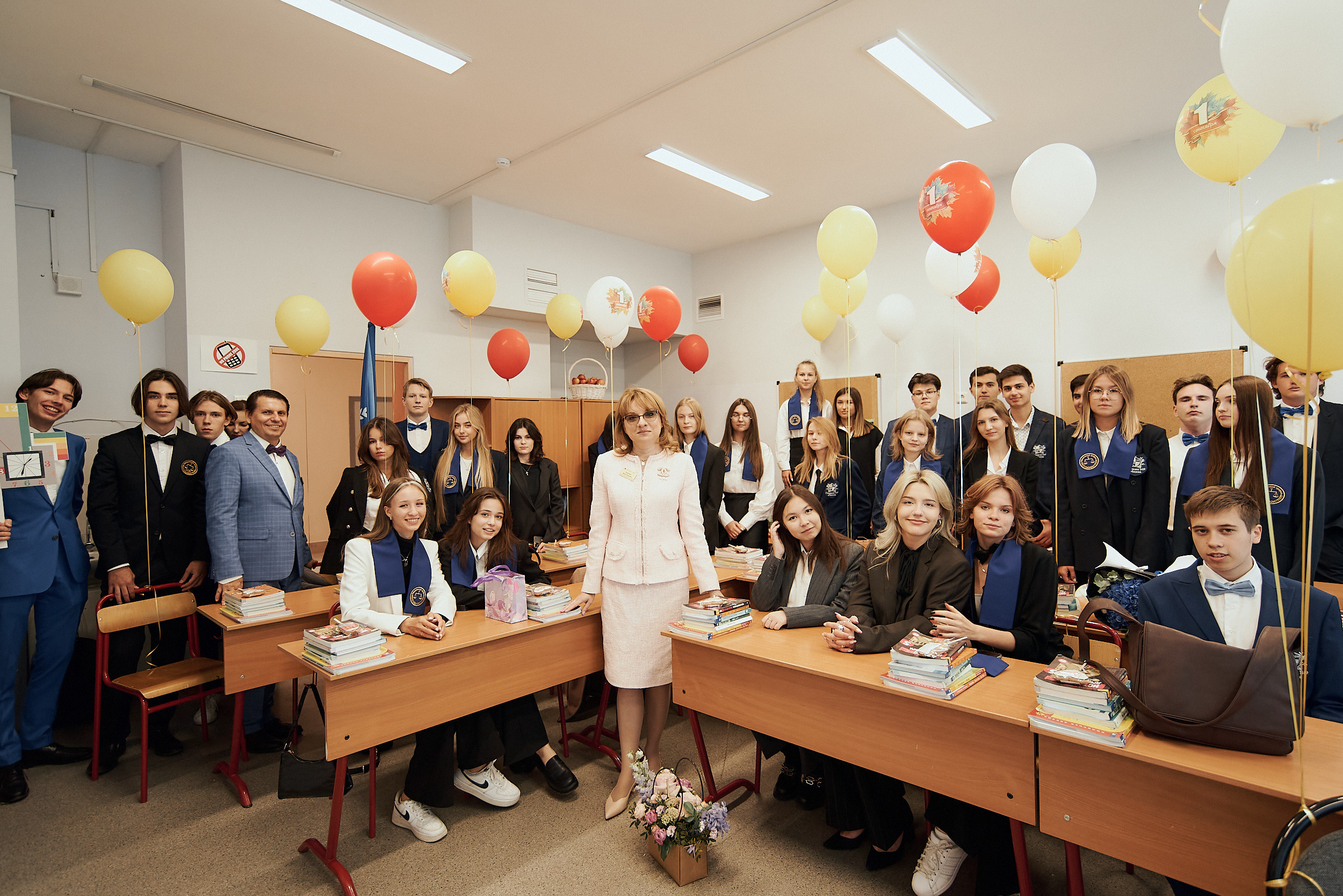 ШКОЛЬНАЯ ЛИНЕЙКА. Фотограф Москва Софа Ревчук
