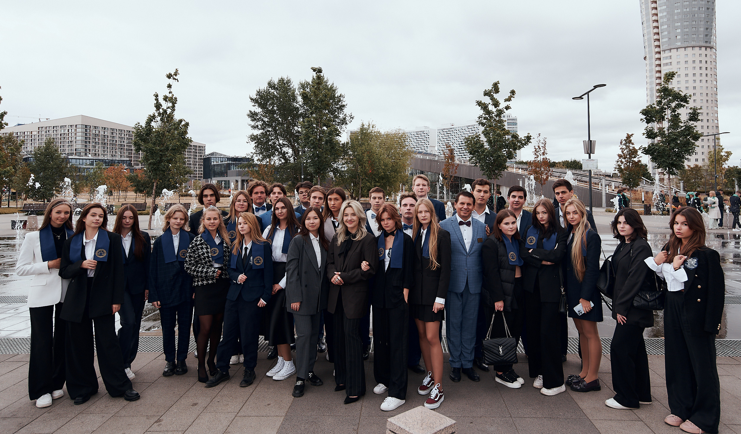 ШКОЛЬНАЯ ЛИНЕЙКА. Фотограф Москва Софа Ревчук