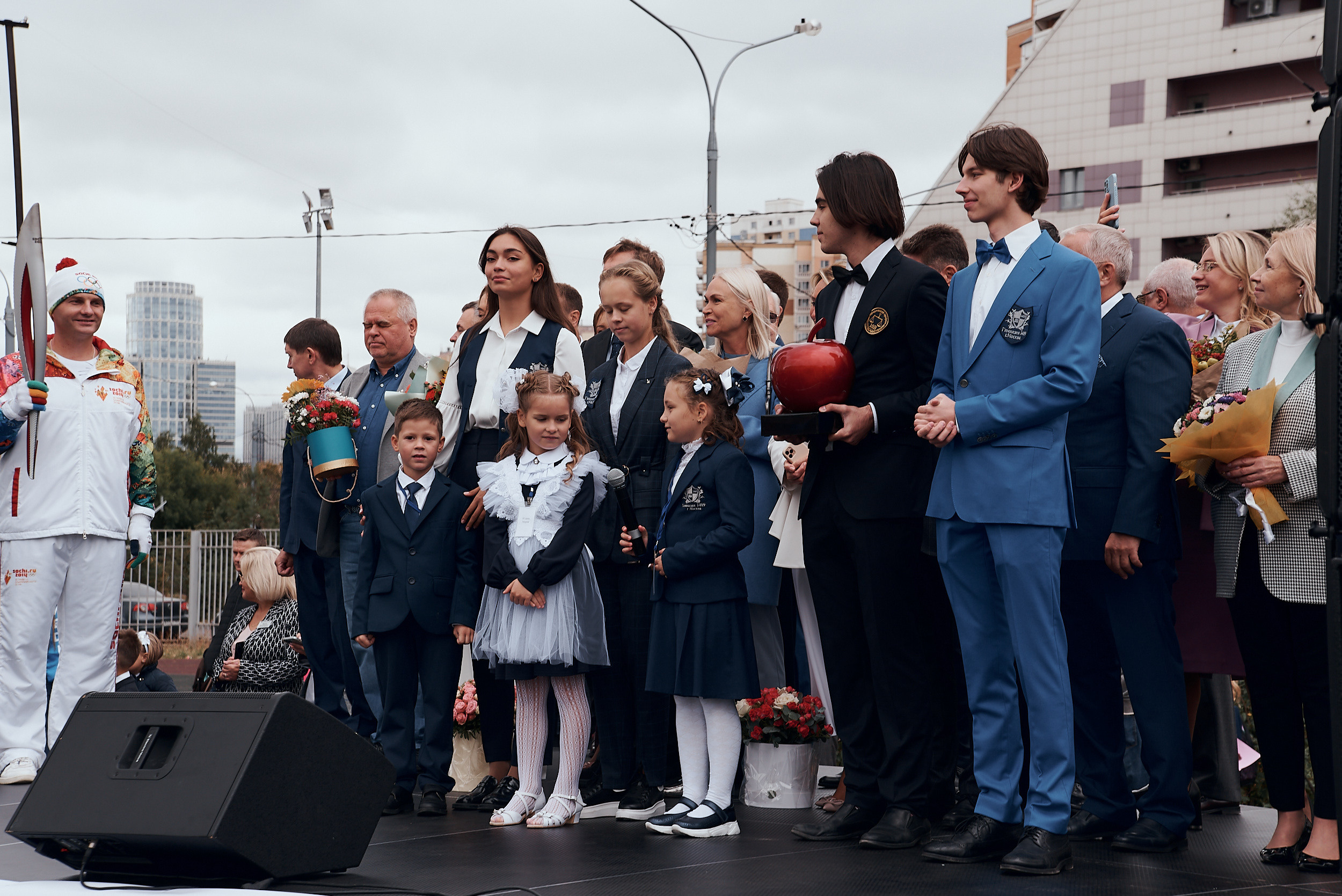 ШКОЛЬНАЯ ЛИНЕЙКА. Фотограф Москва Софа Ревчук