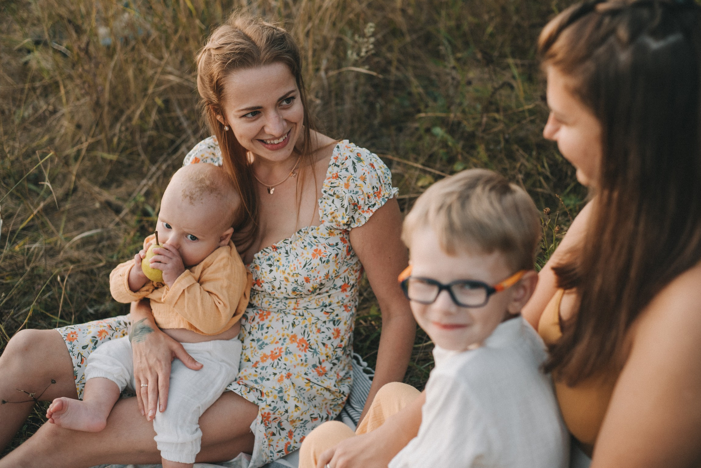 Сёстры. Фотограф новорожденных в стиле lifestyle в Воронеже Юлия Ключникова