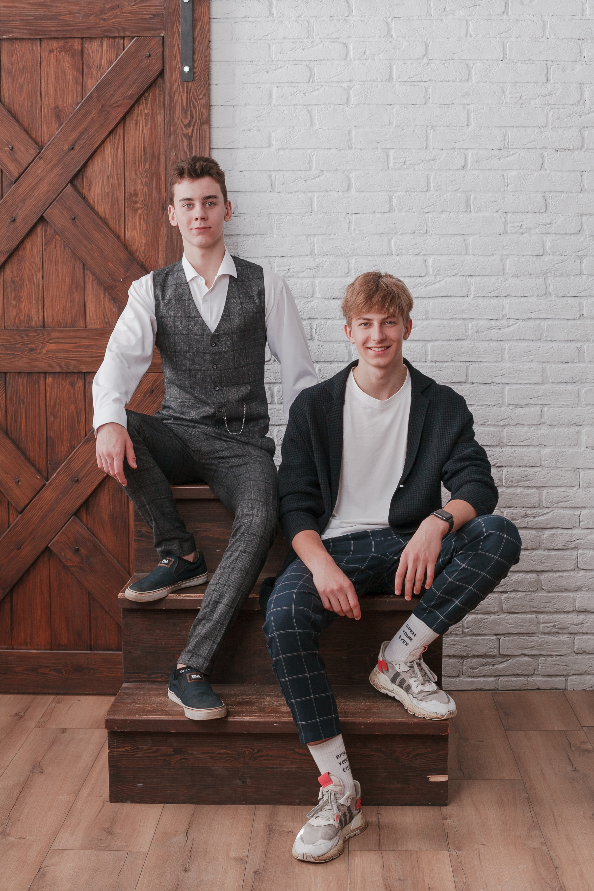 Фотосессия выпускников в студии. Ирина Коновалова школьный фотограф. Выпускные альбомы Ярославль