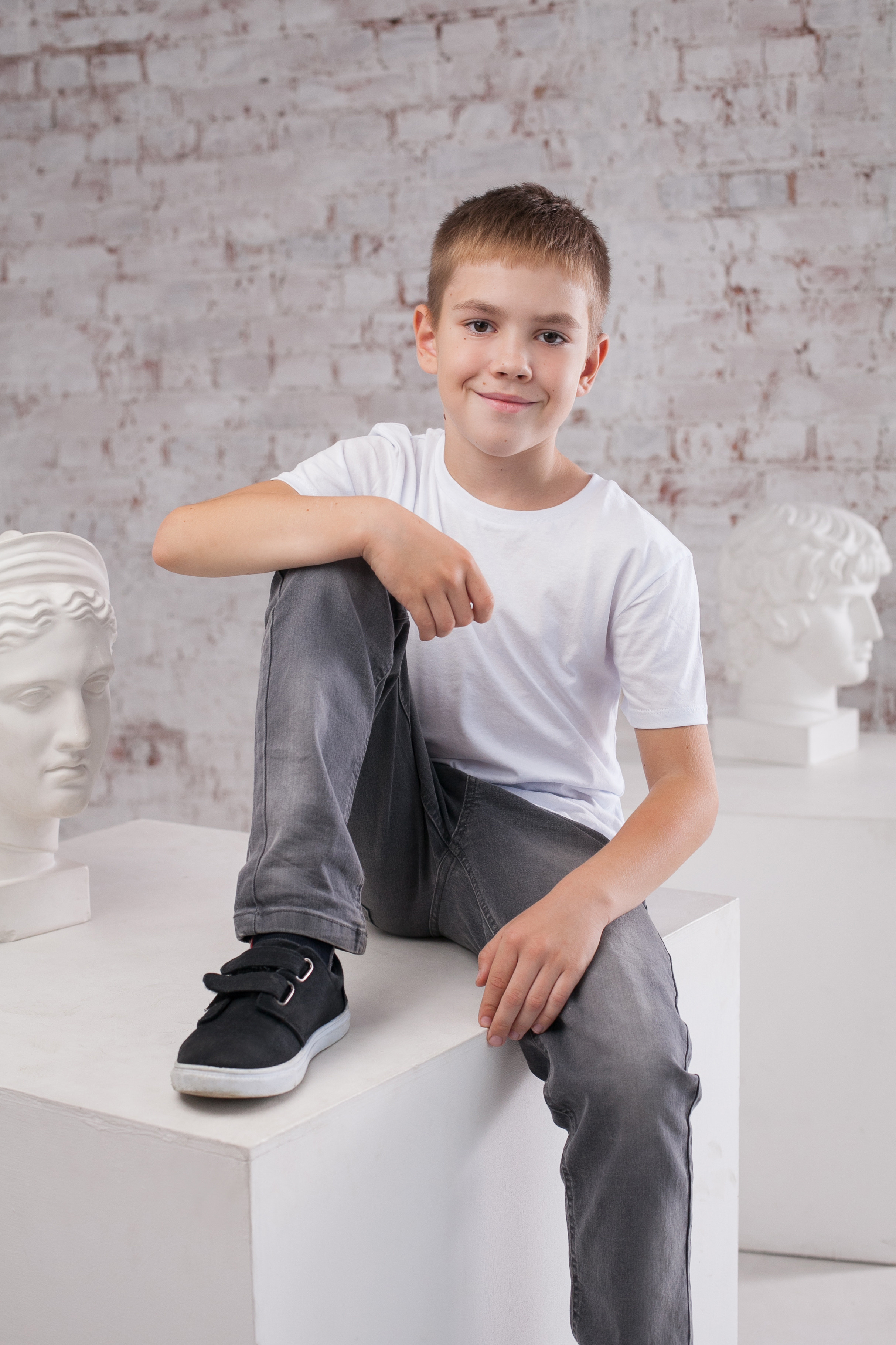 Выпускники 4 класса Ярославль. Ирина Коновалова школьный фотограф. Выпускные альбомы Ярославль