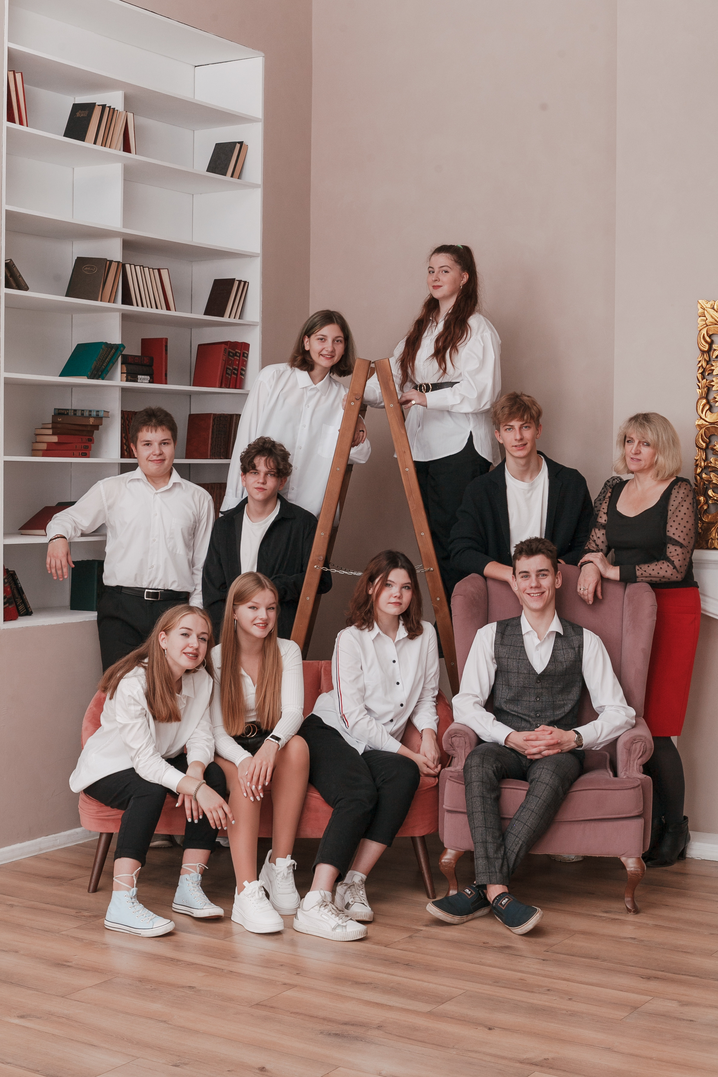 Фотосессия выпускников в студии. Ирина Коновалова школьный фотограф. Выпускные альбомы Ярославль