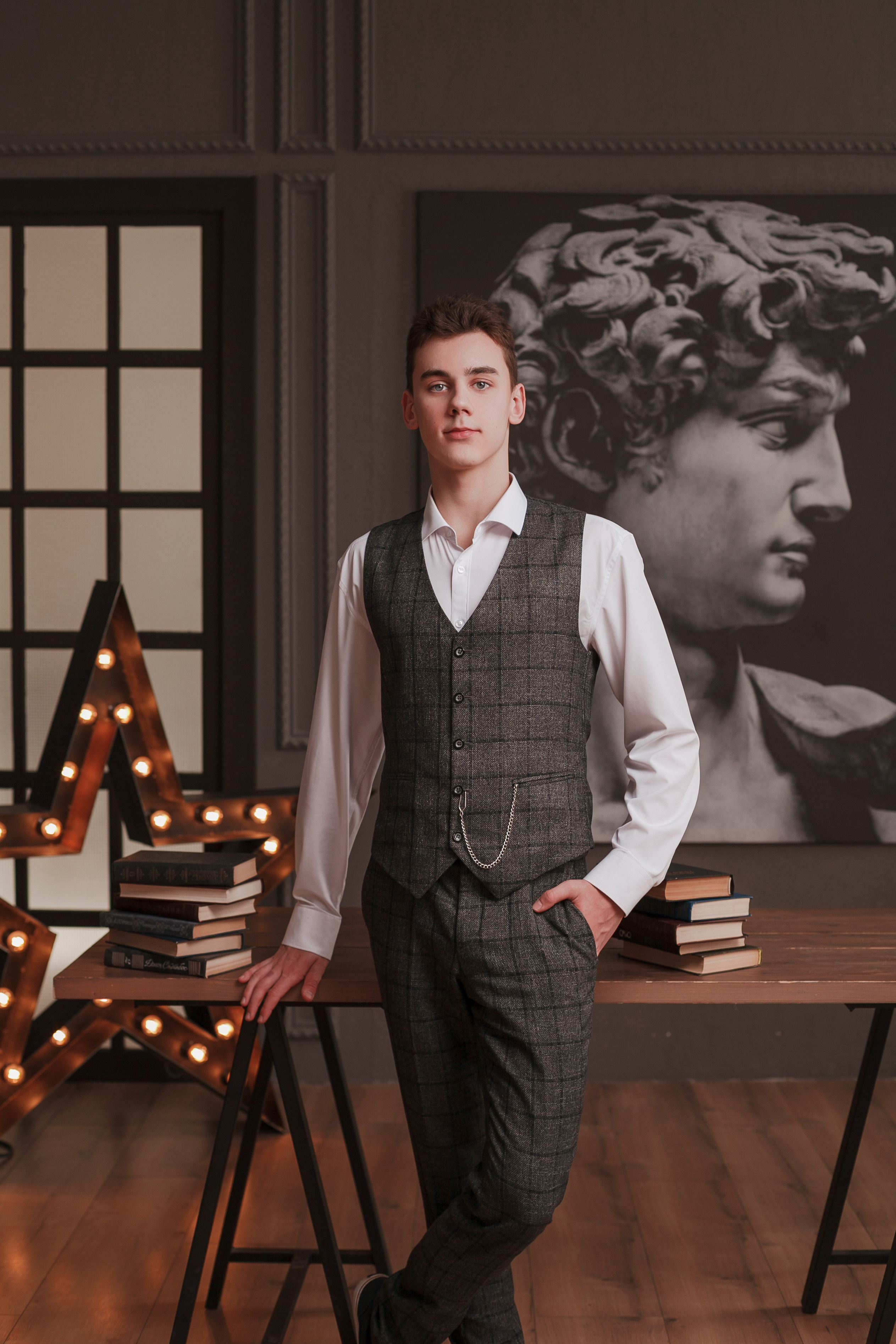 Фотосессия выпускников в студии. Ирина Коновалова школьный фотограф. Выпускные альбомы Ярославль