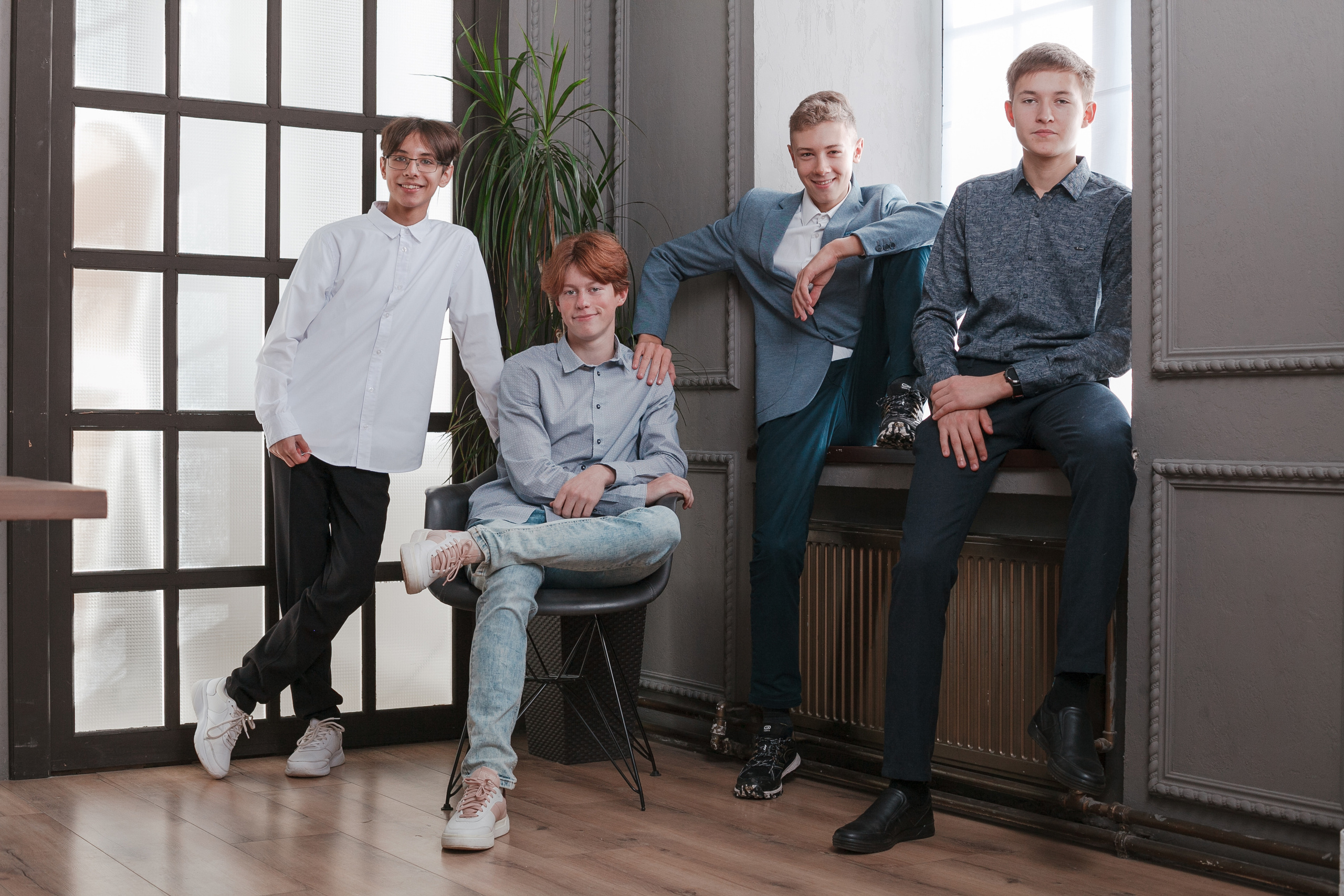 Фотосессия выпускников в студии. Ирина Коновалова школьный фотограф. Выпускные альбомы Ярославль