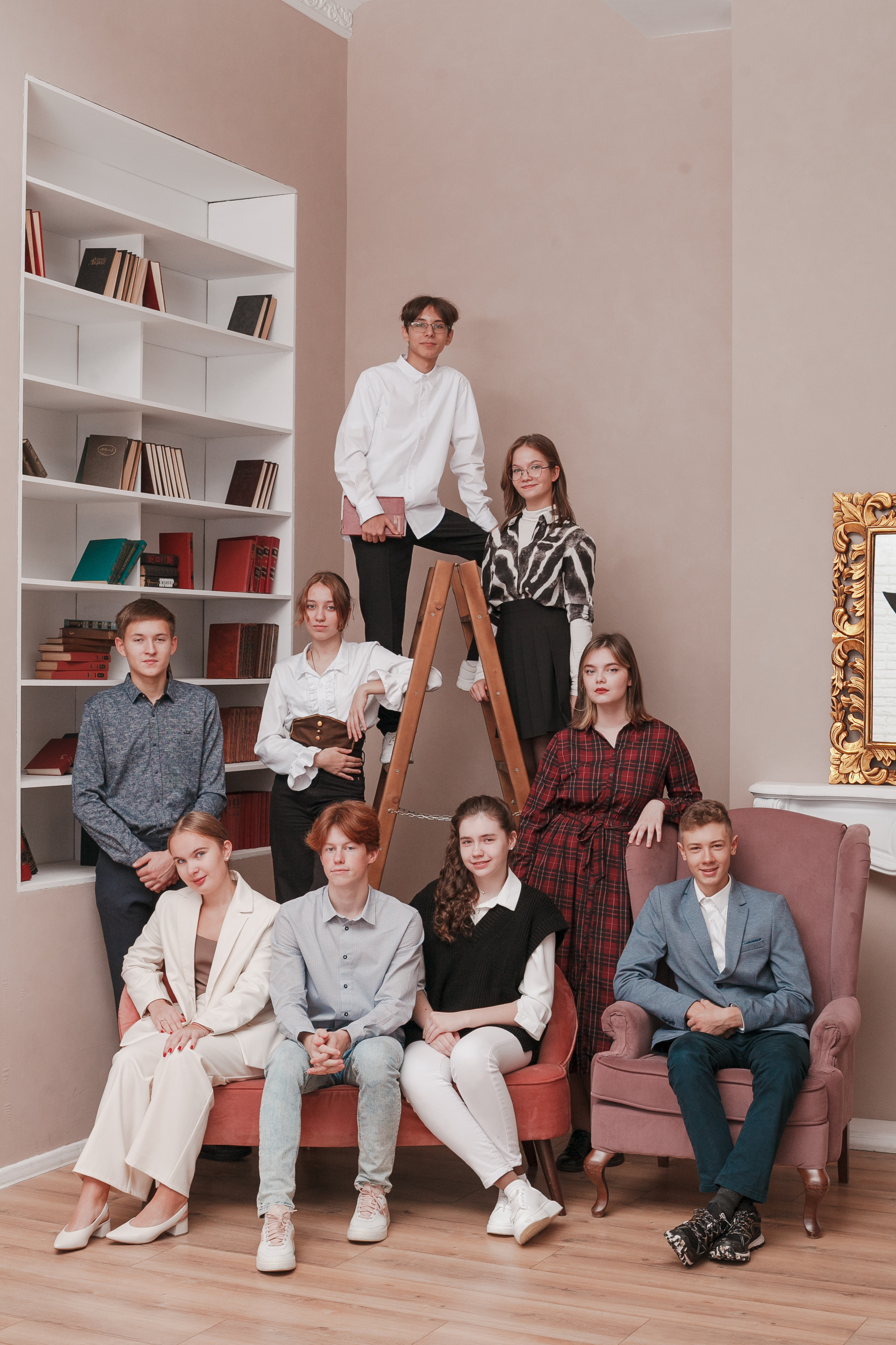 Фотосессия выпускников в студии. Ирина Коновалова школьный фотограф. Выпускные альбомы Ярославль