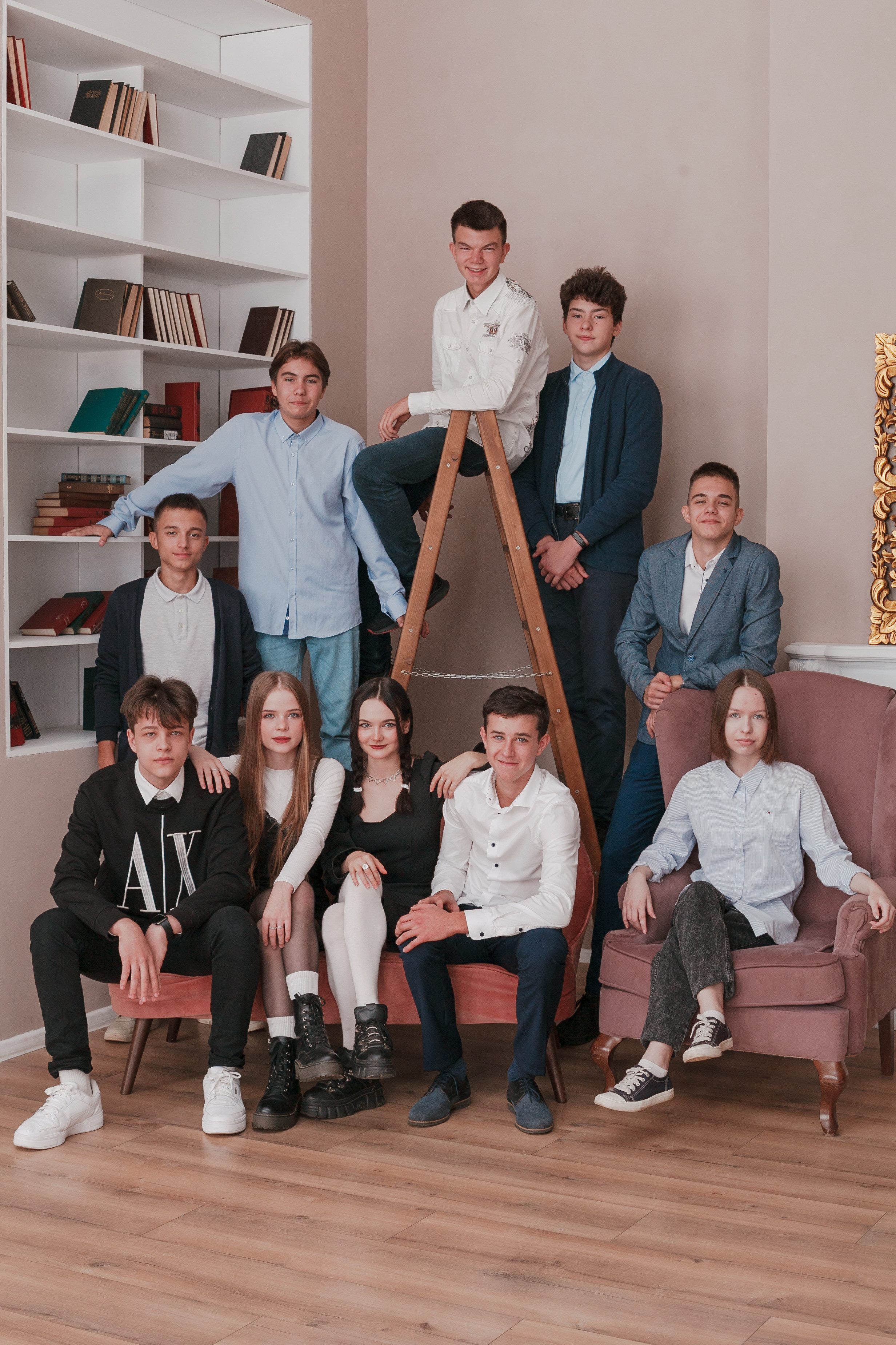 Фотосессия выпускников в студии. Ирина Коновалова школьный фотограф. Выпускные альбомы Ярославль