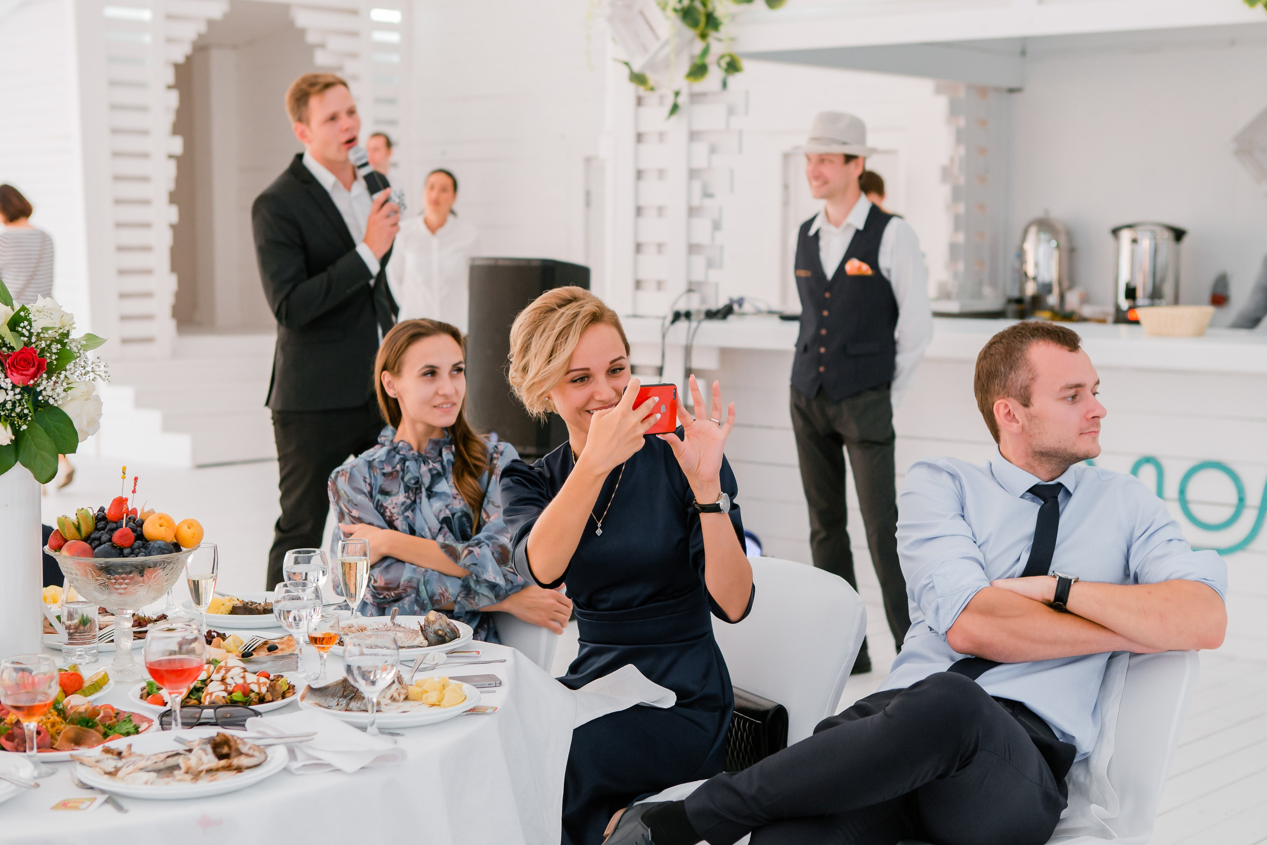 Денис и Ксения. Видеосъемка и фотосъемка свадеб. Фотограф и оператор на свадьбу. Видеосъемка подкастов, собственная видео-фотостудии. Предметная фотосъемка