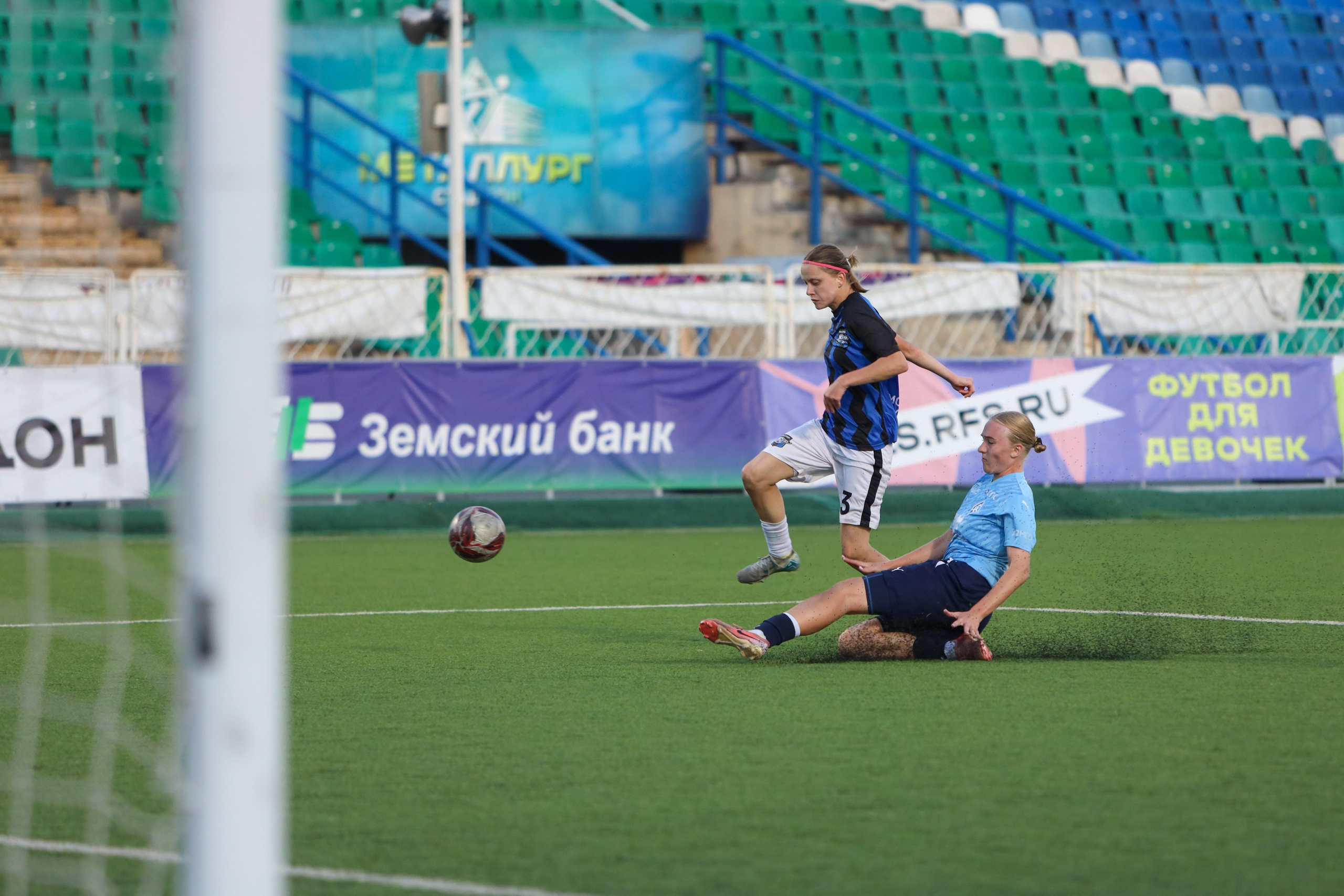 Крылья Советов — Мастер-Сатурн. Молодежная лига по футболу среди женских команд. Спортивный фотограф в Самаре
