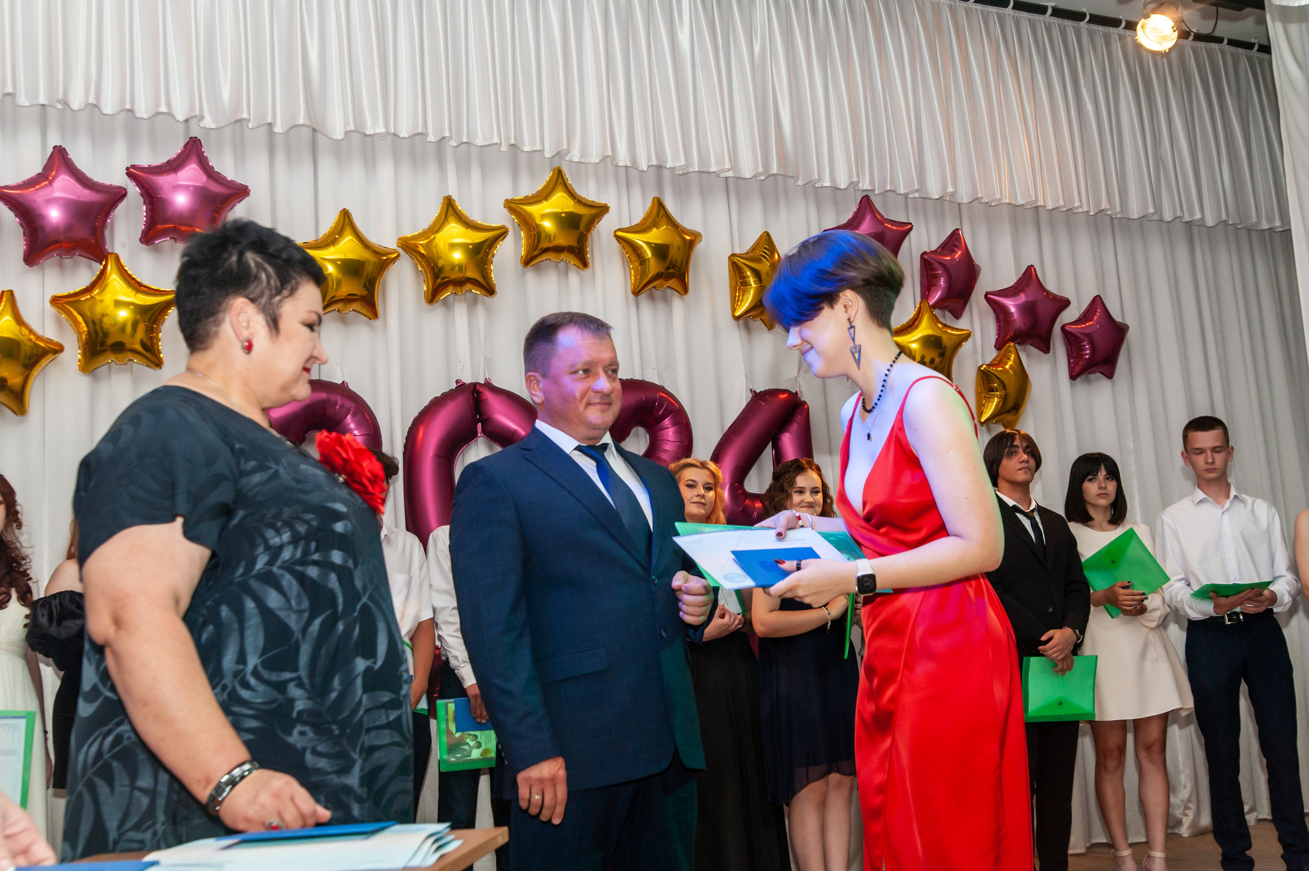 Выпускной МАОУ СОШ № 17 им. Эдуарда Есаяна. Свадебный и семейный фотограф Денис Лукьянов в Краснодаре, Краснодарском крае и Республике Крым