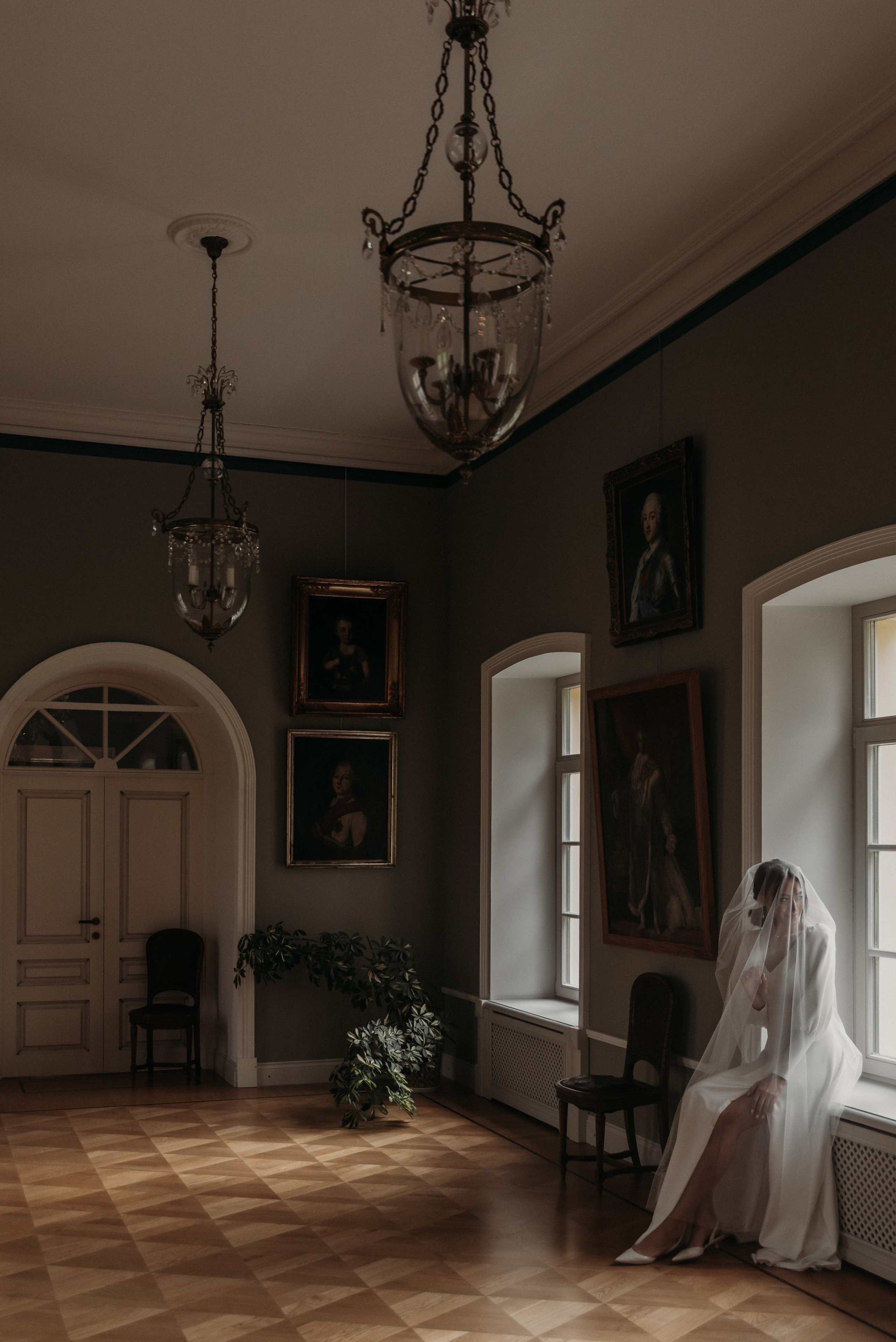 Свадебная фотосессия в Твери в красивой локации в замке в Московской области. Свадебный фотограф в Твери, Москве и Санкт-Петербурге Денисова Екатерина