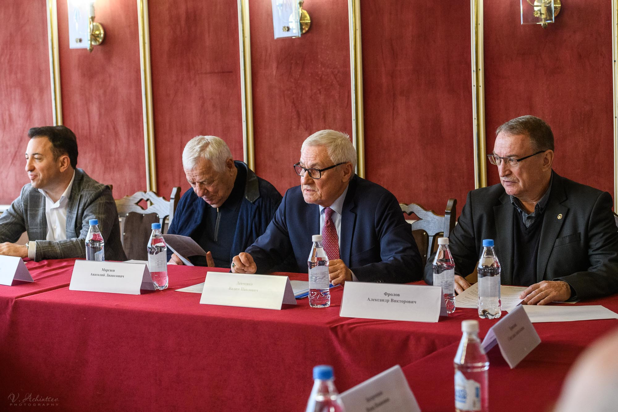 Круглый стол. Фотограф в Сочи Владимир Ачинцев