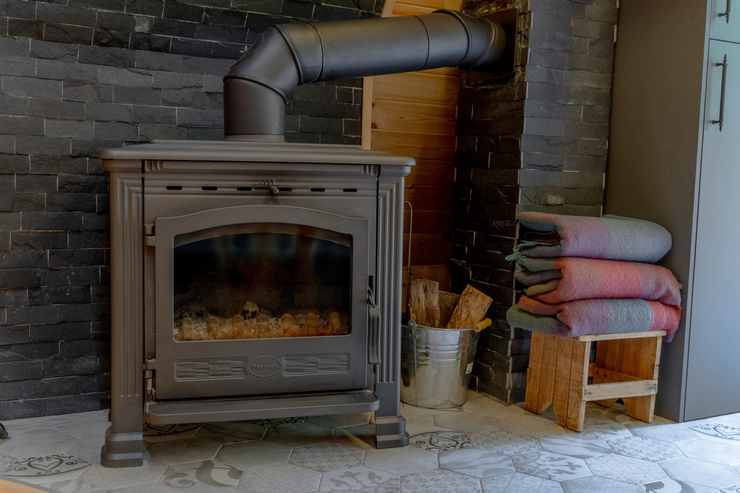 Viktorija Chalet. Photographer Liana Sudets Serbia Kopaonik Brzece Brus