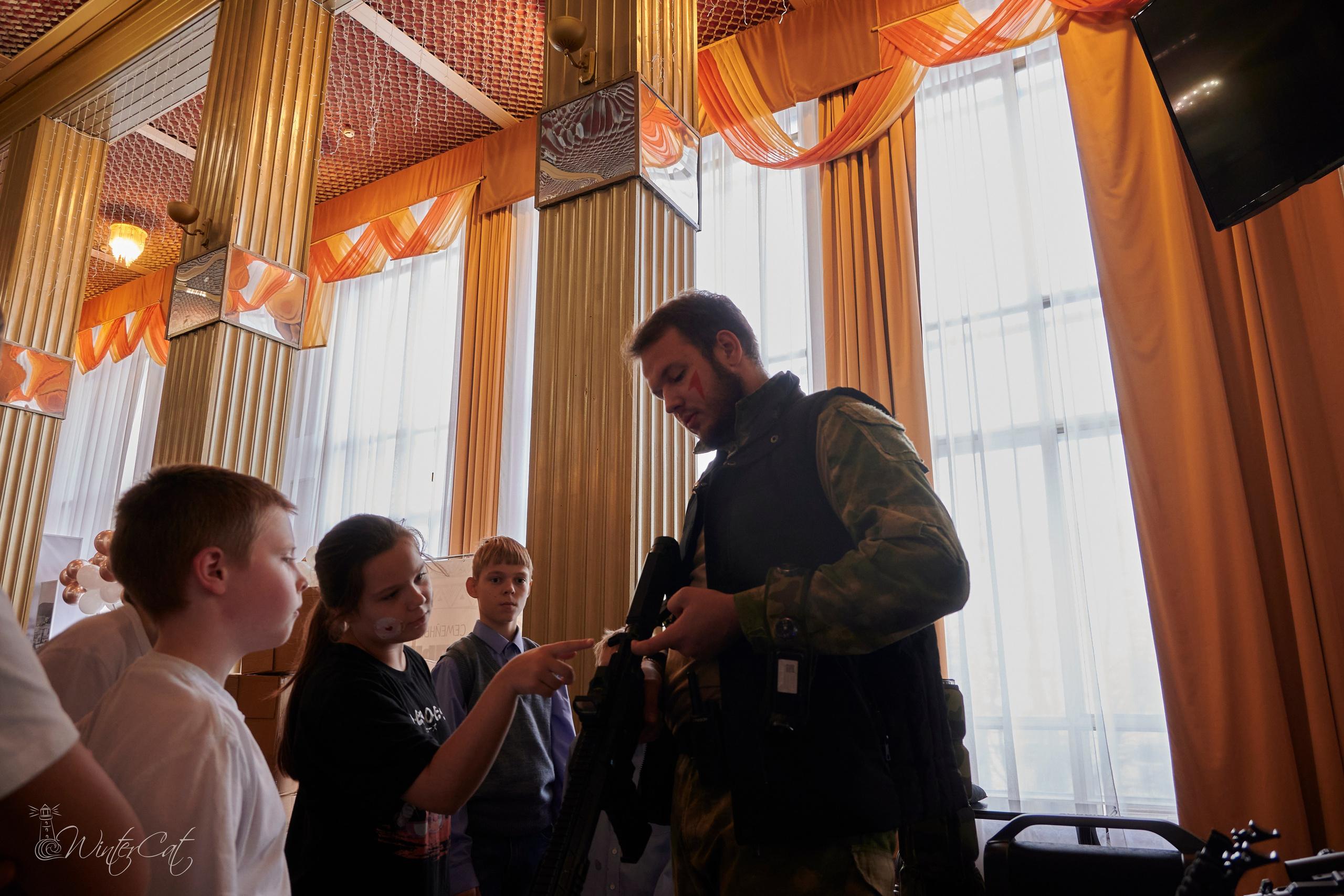 Арт Маркет 12.10.24. Портретный и репортажный фотограф в Магадане Андрей Нефедов WinterCatPhoto