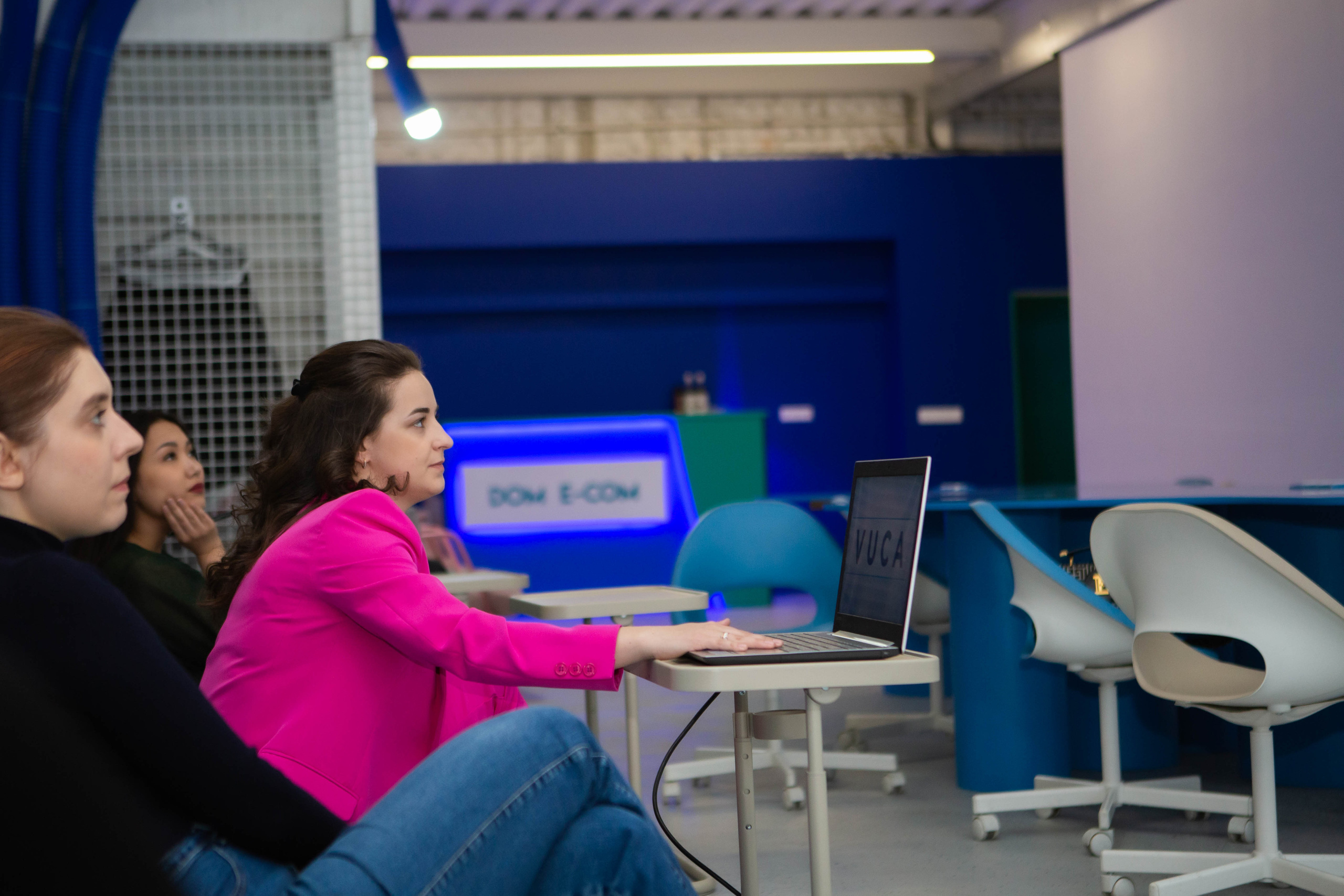 NEON | MATES CLUB NETWORKING. Фотограф Абакумова Анастасия